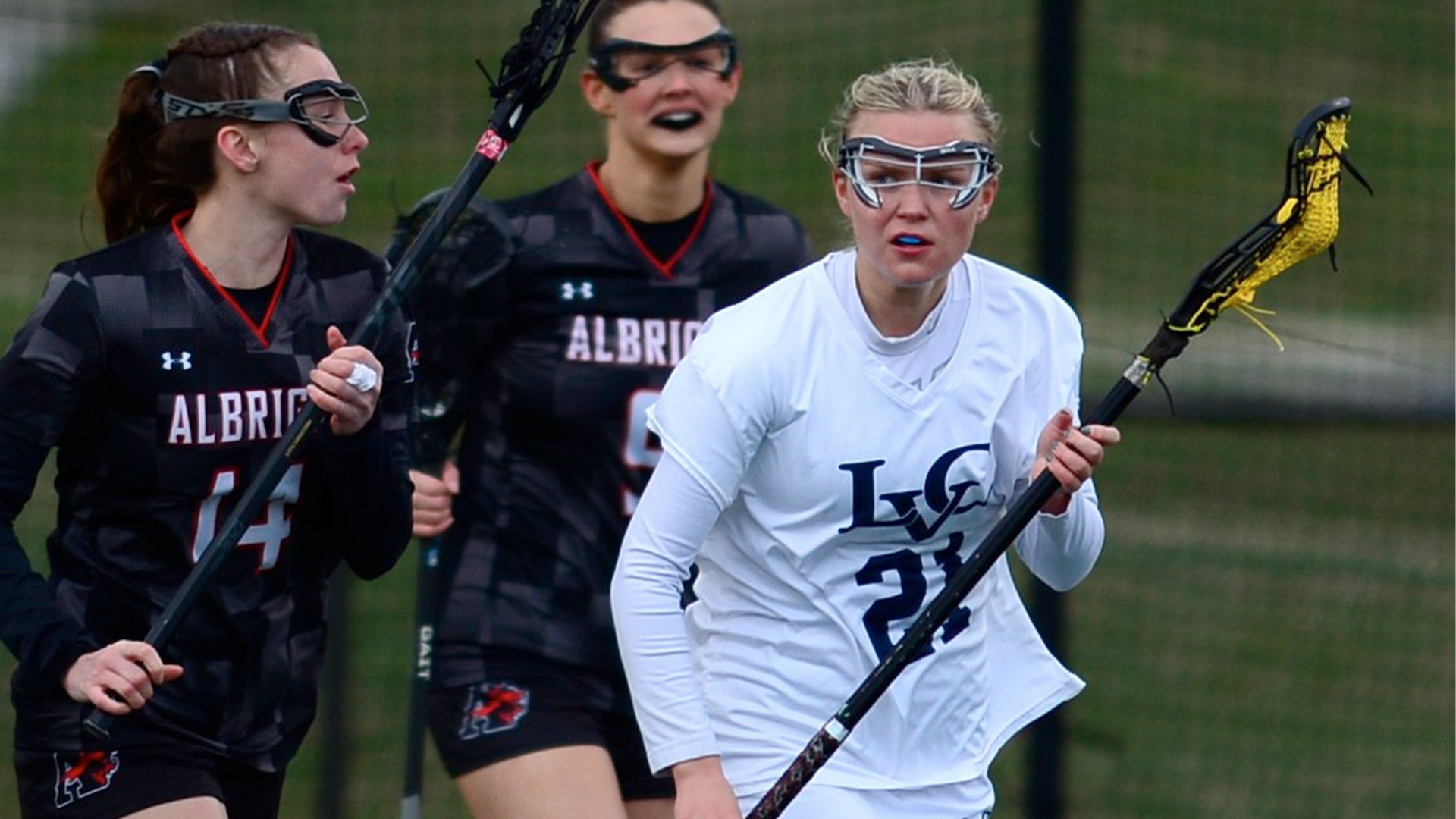 Chloe Moser running away from opponents