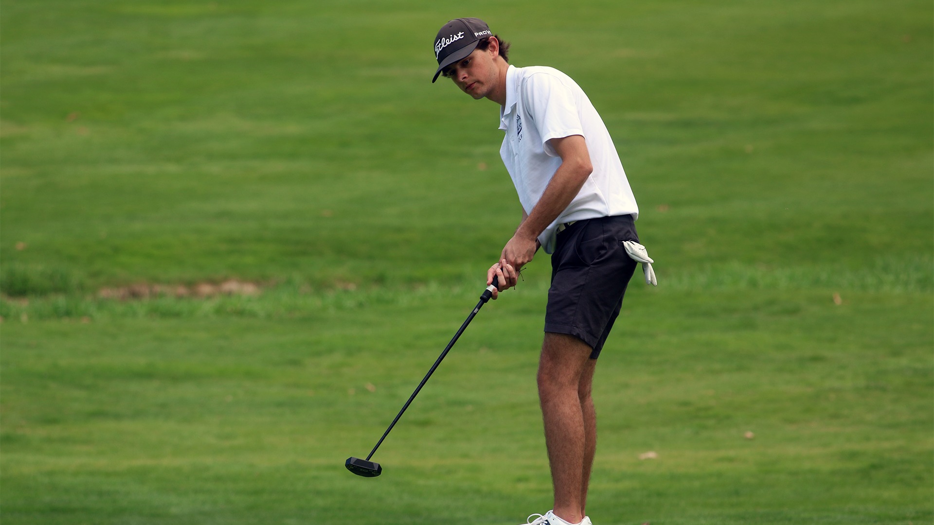 Brody Rafferty watching putt go in