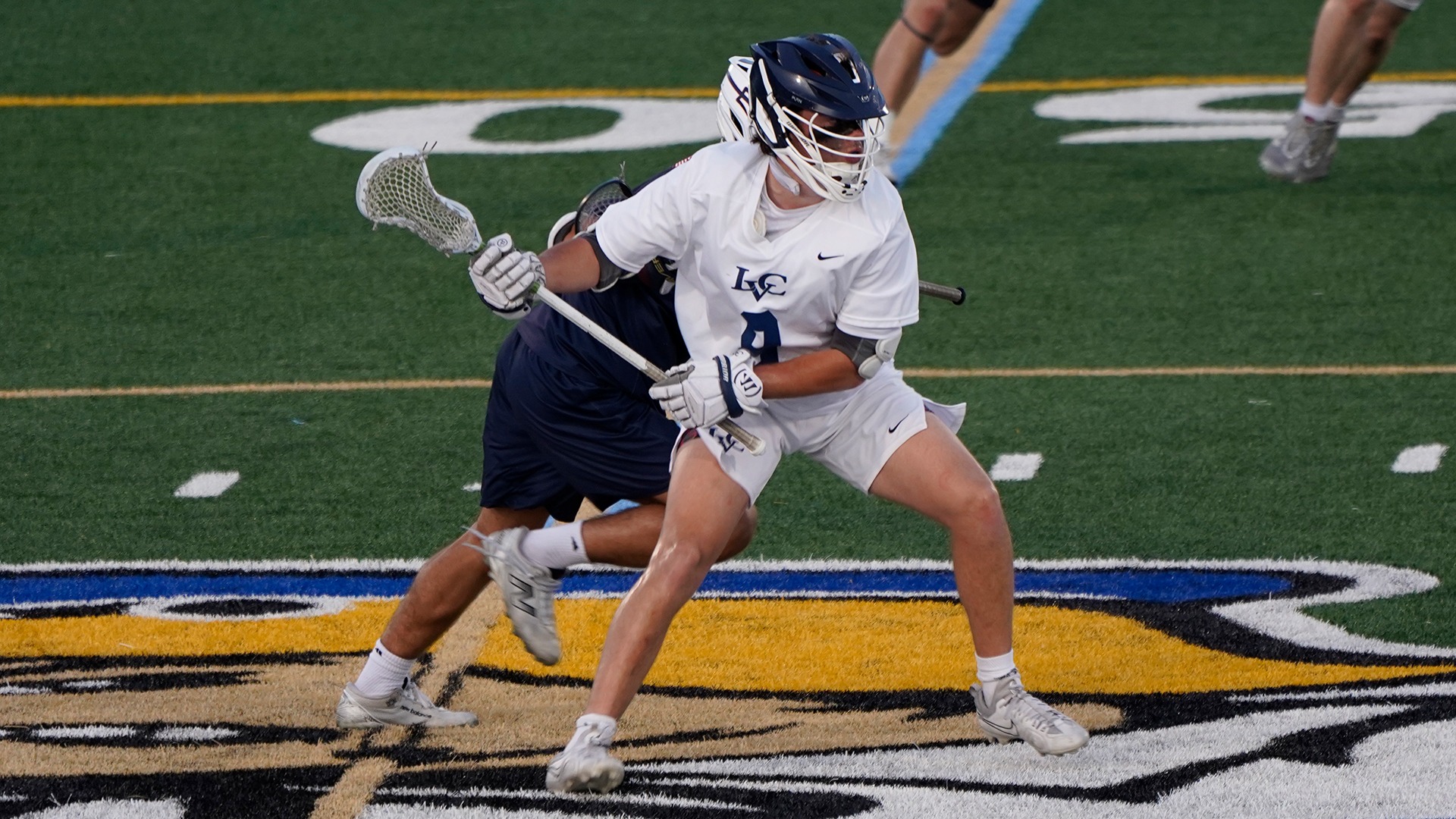 Connor Rowe winning a faceoff