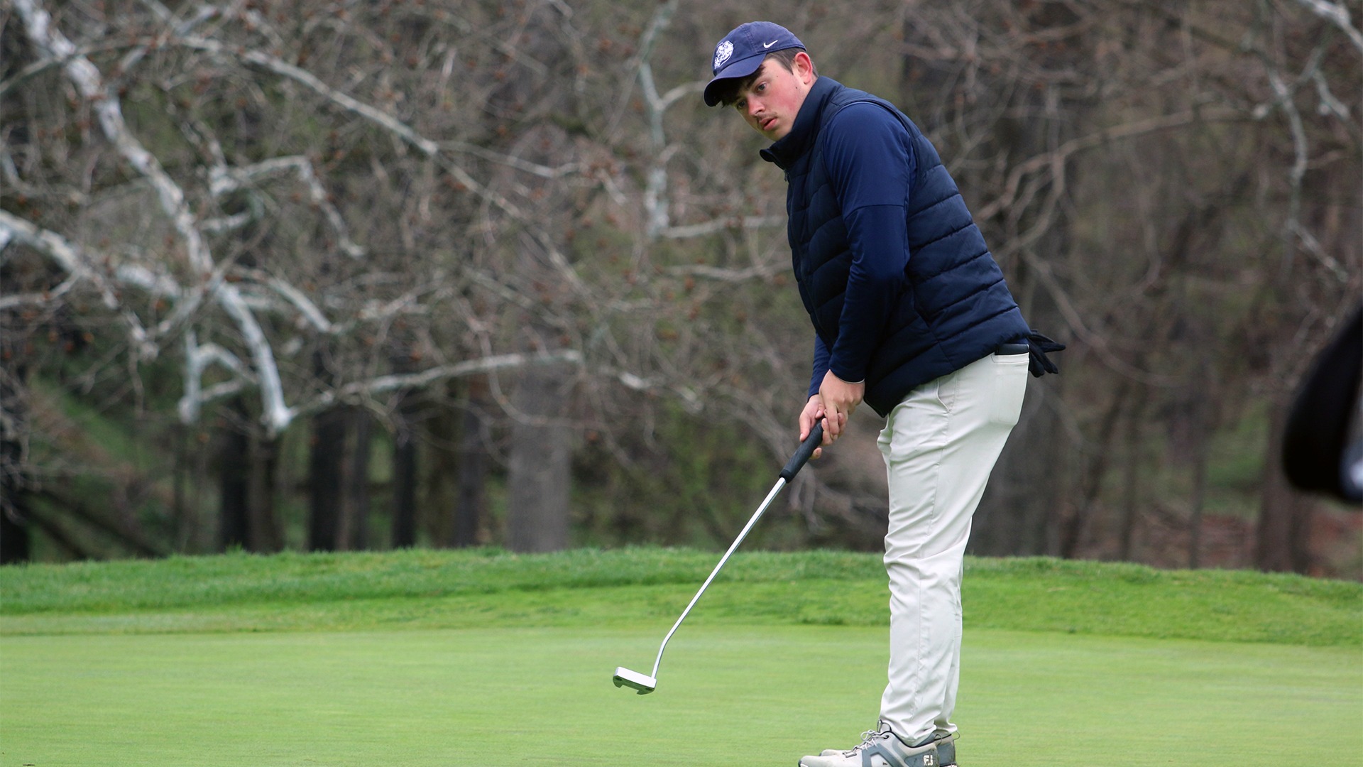 Brady Keath watching putt