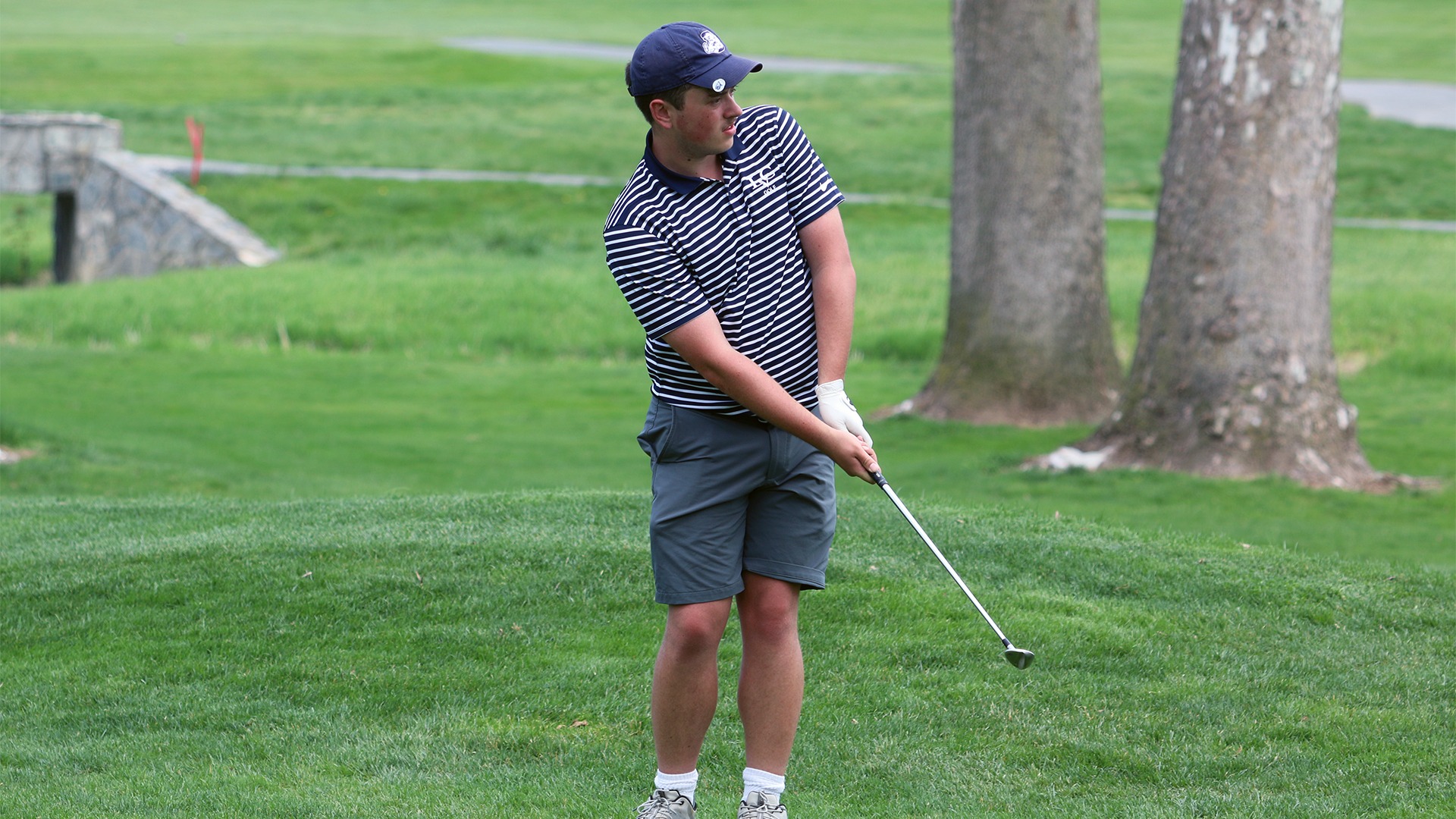 Brady Keath watching chip shot
