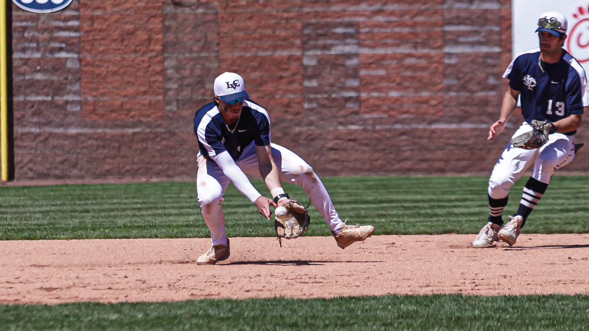 Daniel Palmieri fielding a ground ball