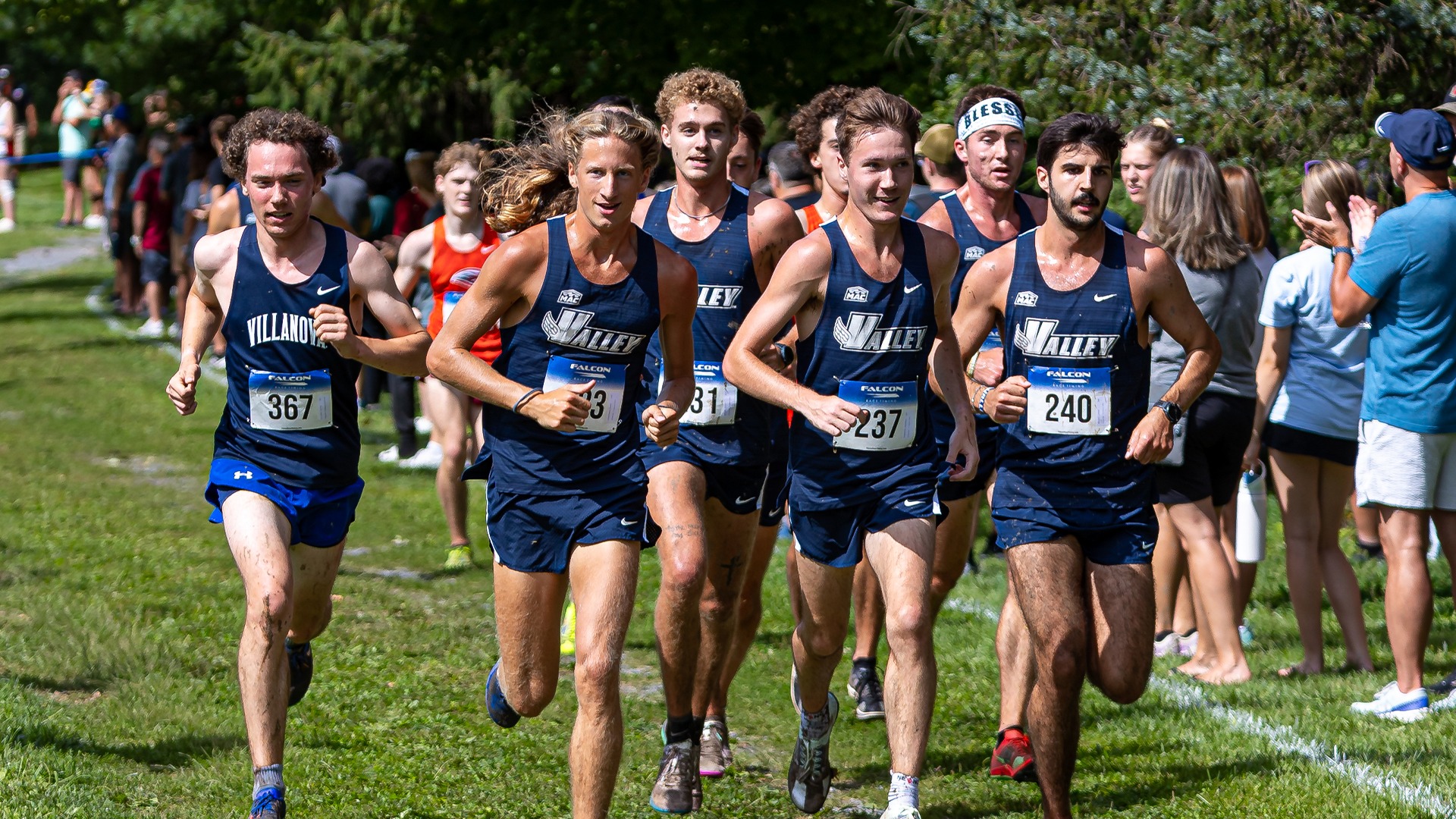 Rory Lieberman leading pack of runners