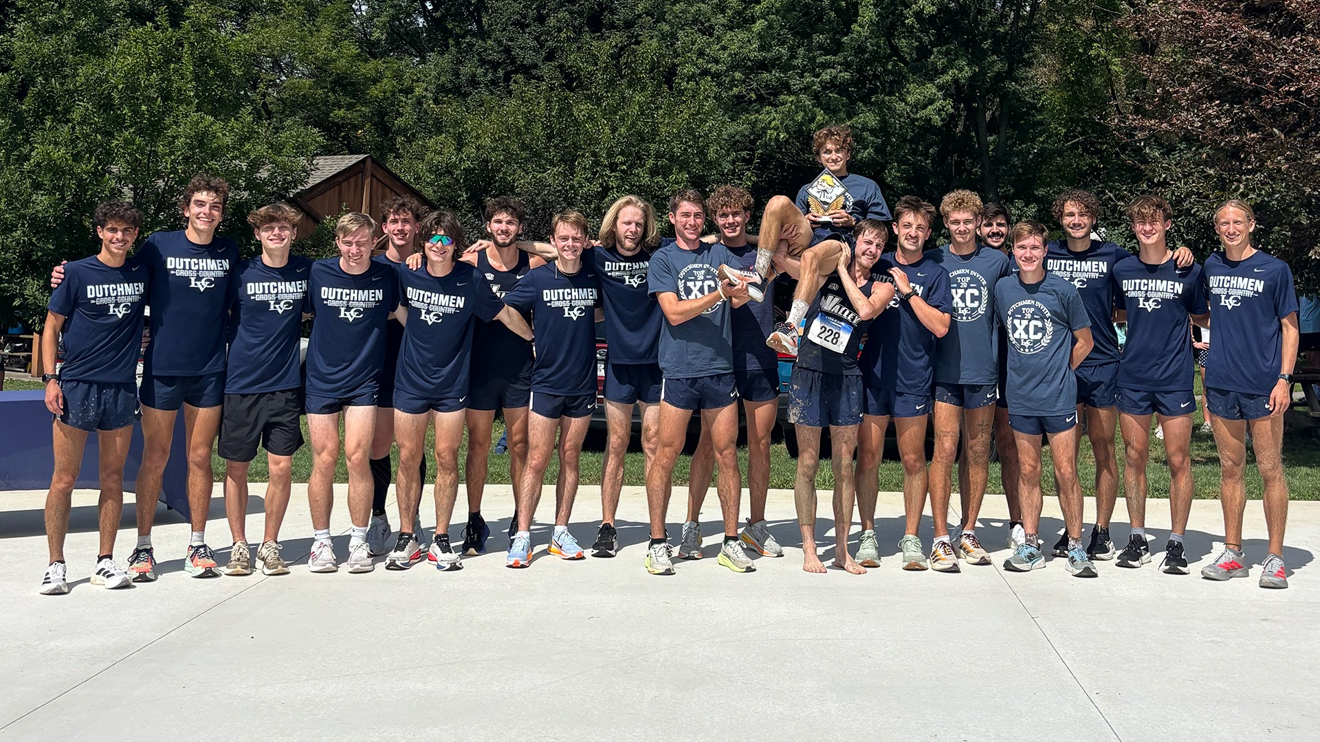 Men's XC team at Dutchmen Invitational 2026