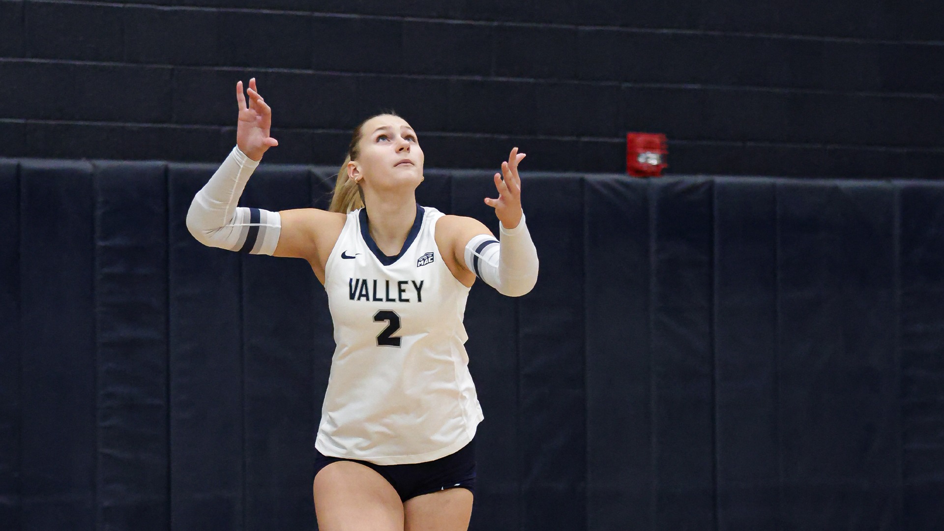 Brooke Olejniczak serving