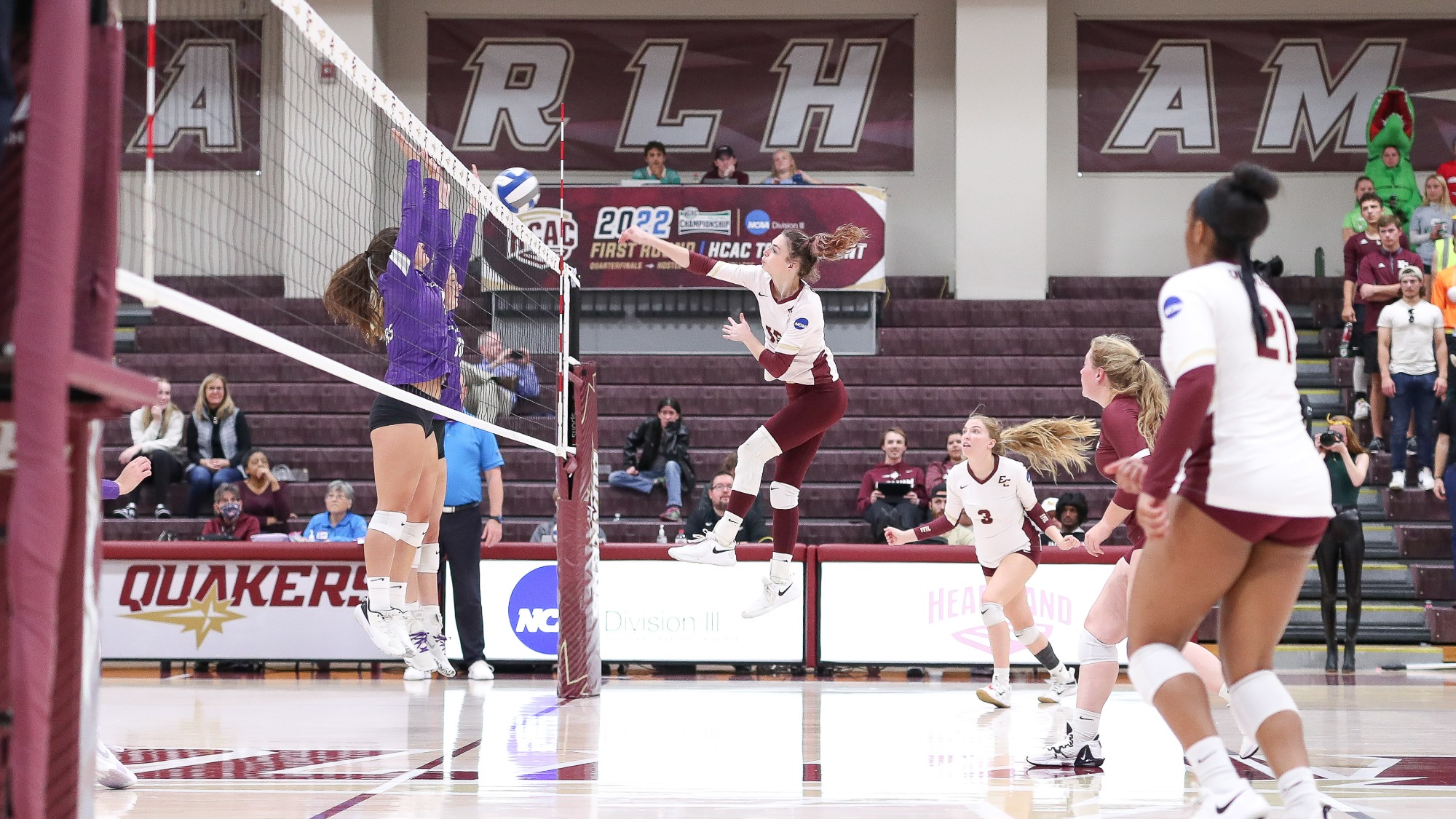 Volleyball sweeps Bluffton in HCAC Tournament Earlham College