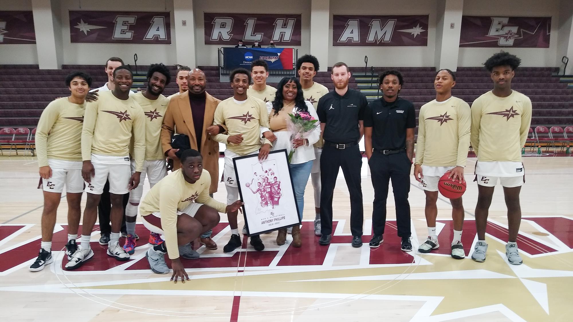 Quakers score win on Senior Night Earlham College