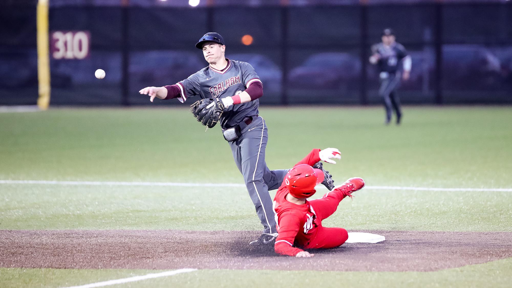 Baseball falls to Little Giants Earlham College