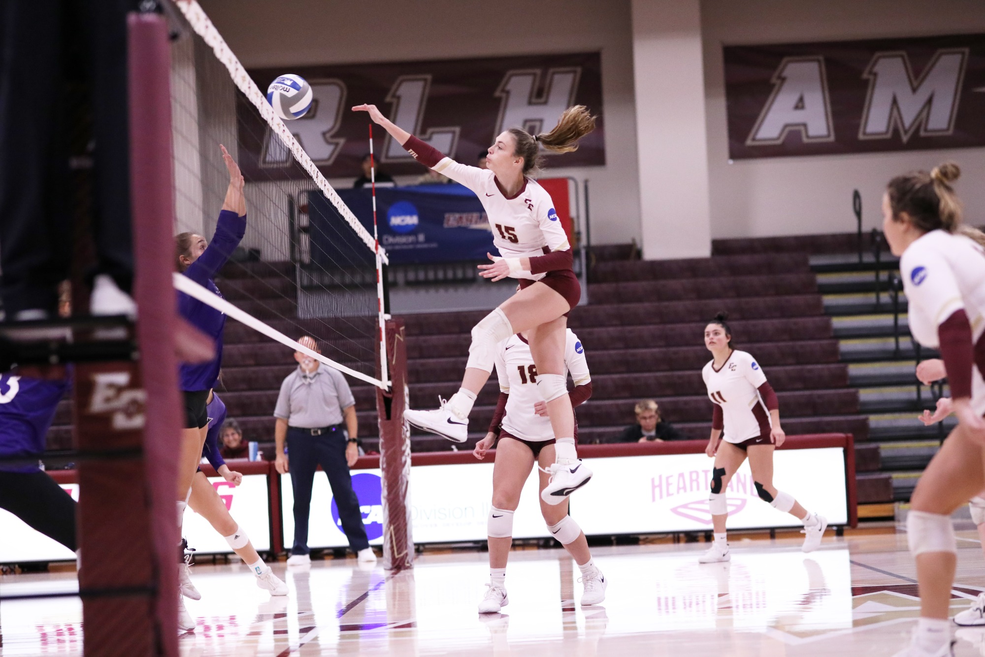 Volleyball sweeps Asbury at home Earlham College