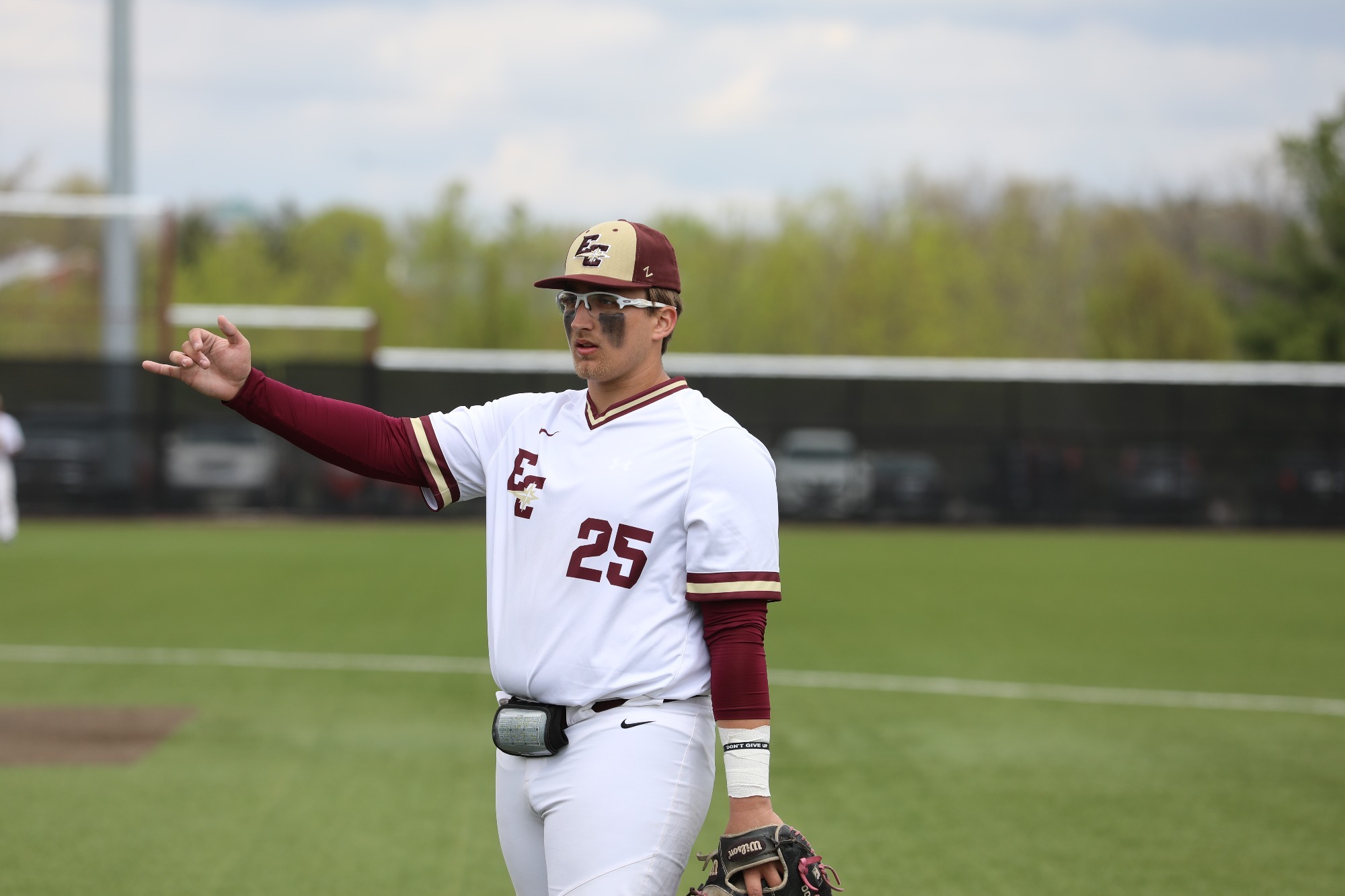Baseball drops midweek matchup at Wabash Earlham College