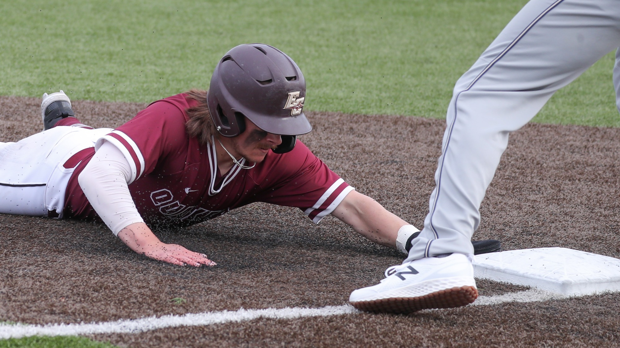 Baseball splits with MSJ Earlham College