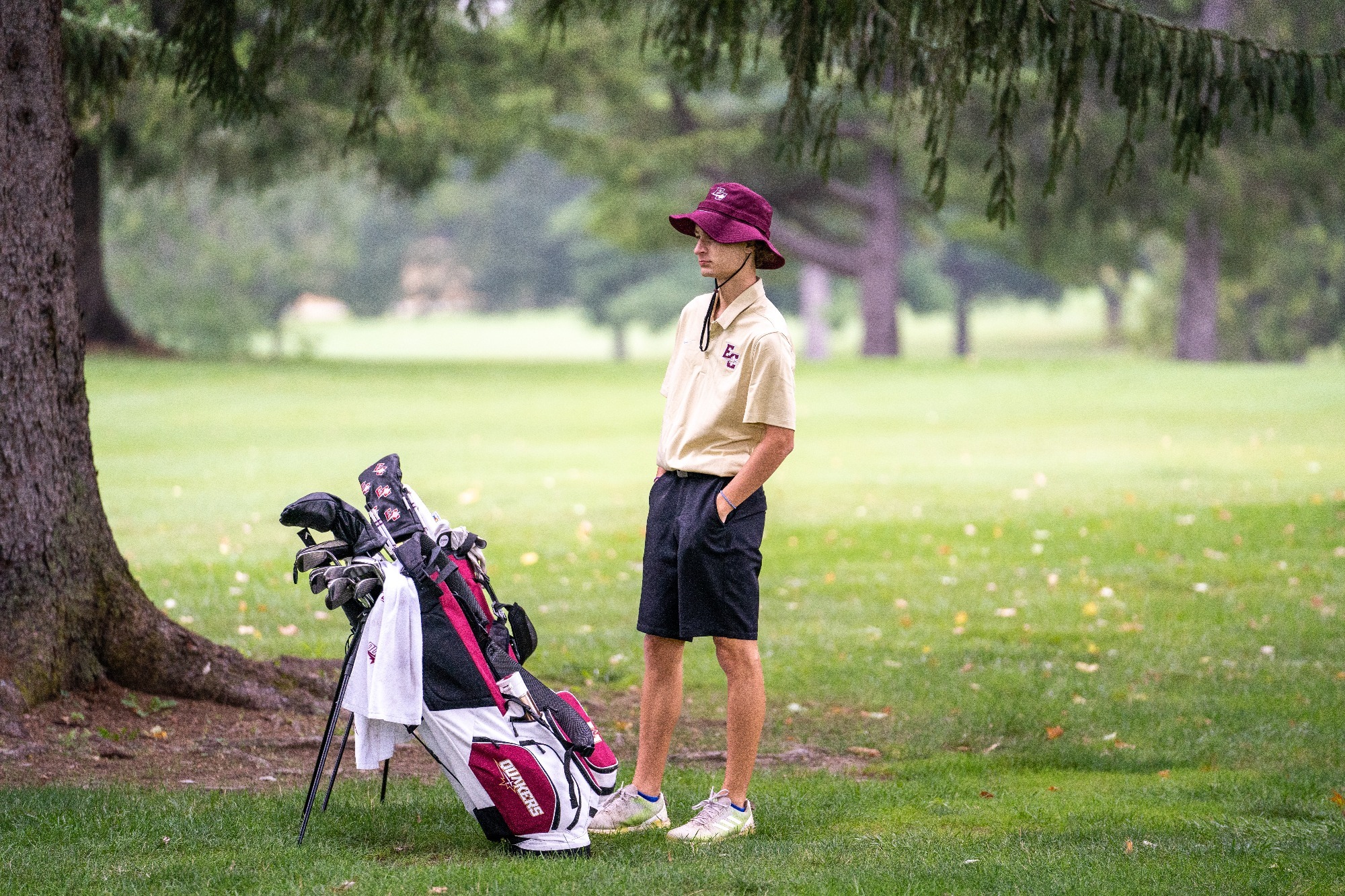 Men's golf finishes 10th at Ball State Earlham College