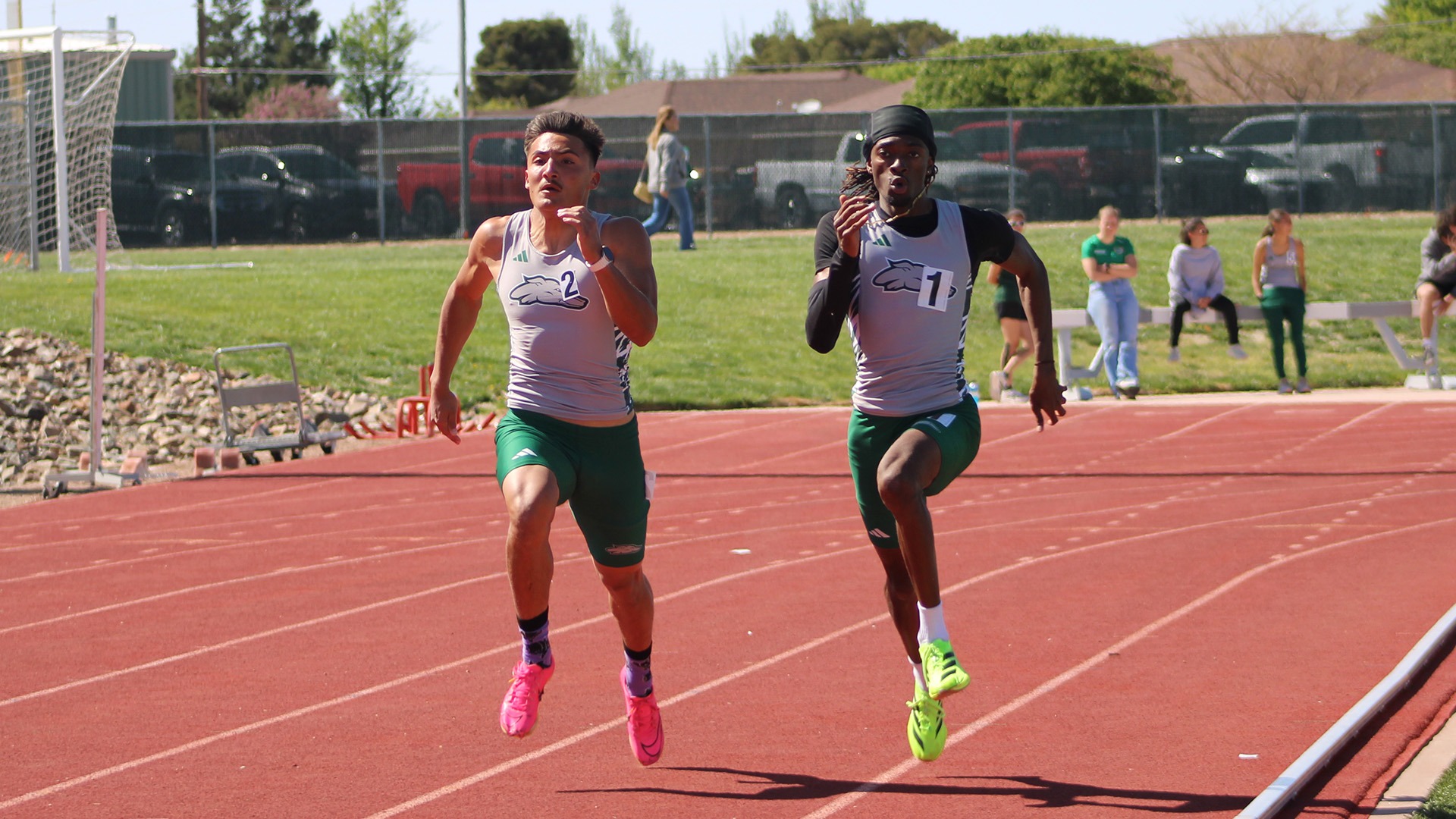 Joe_Kyler_Collins_Eric_4_18_2026_200m_Cropped_Track_ENMU_Greyhounds