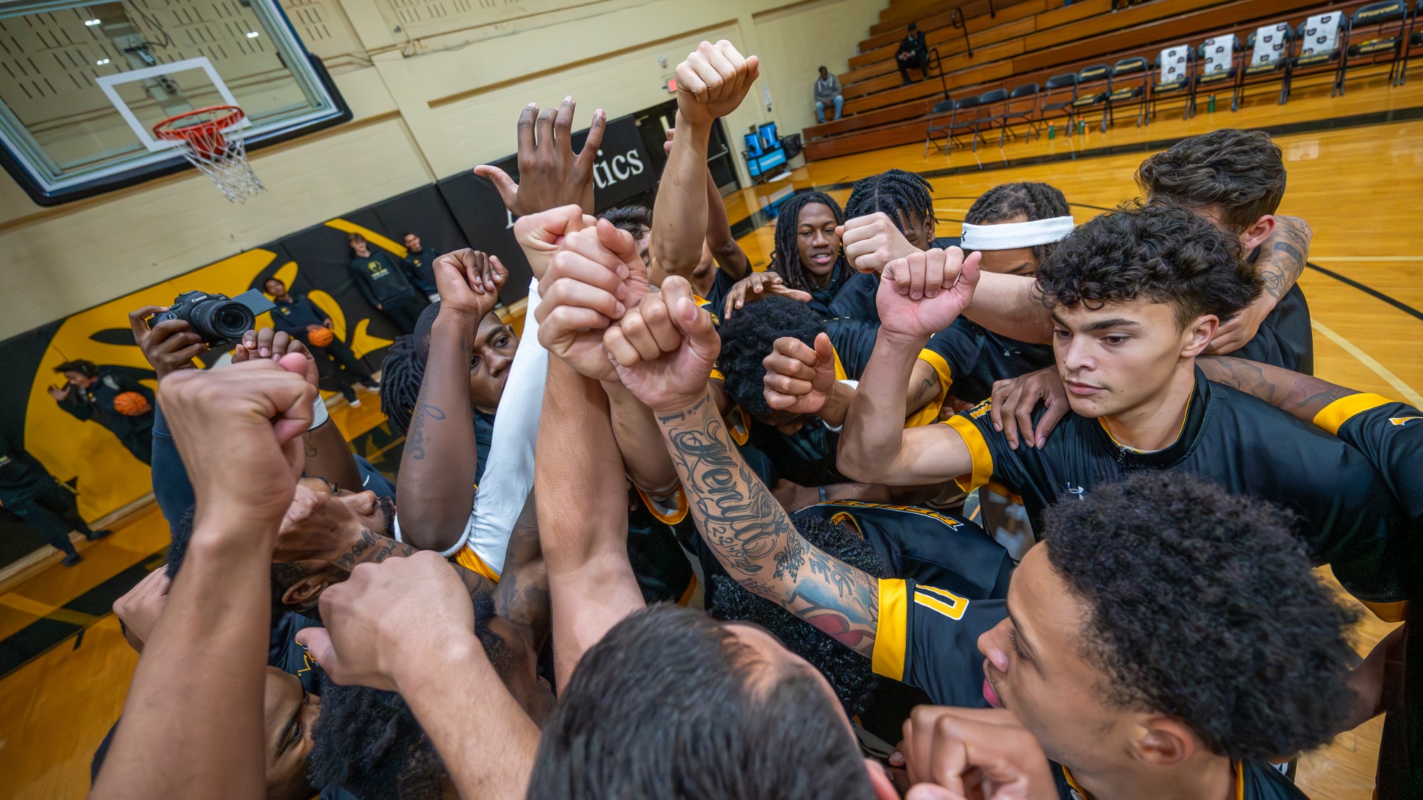 Unauthorized use of any image from this photo gallery, subsequent galleries and any related website of Sean Meyers and/or Sean Meyers Photography is not permitted and is a violation of International copyright laws. For information or to license any image, please contact Sean Meyers at Sean@SeanMeyersPhotography.comPHOTOS ARE NOT TO BE SHARED WITH STUDENT-ATHLETES