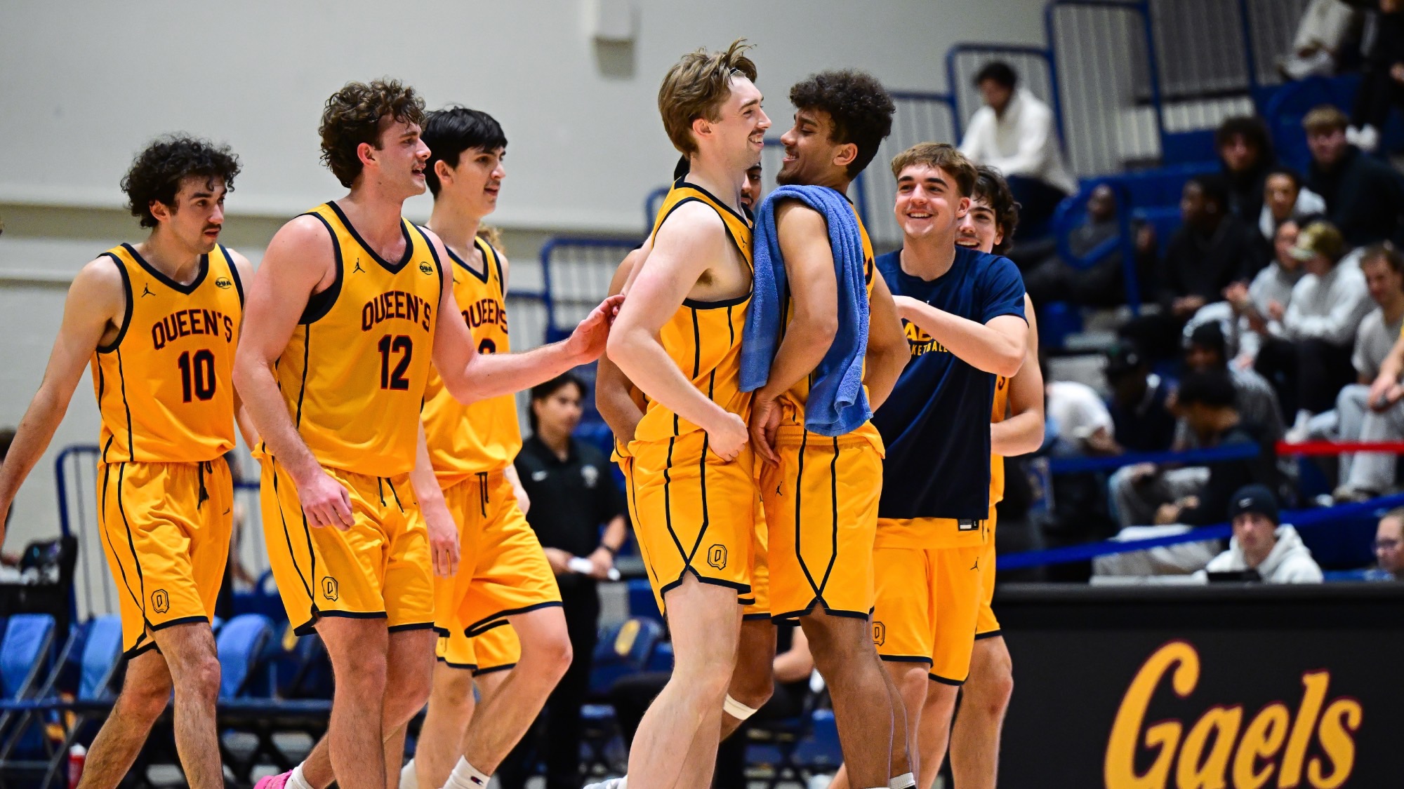 Queen's Men's Basketball