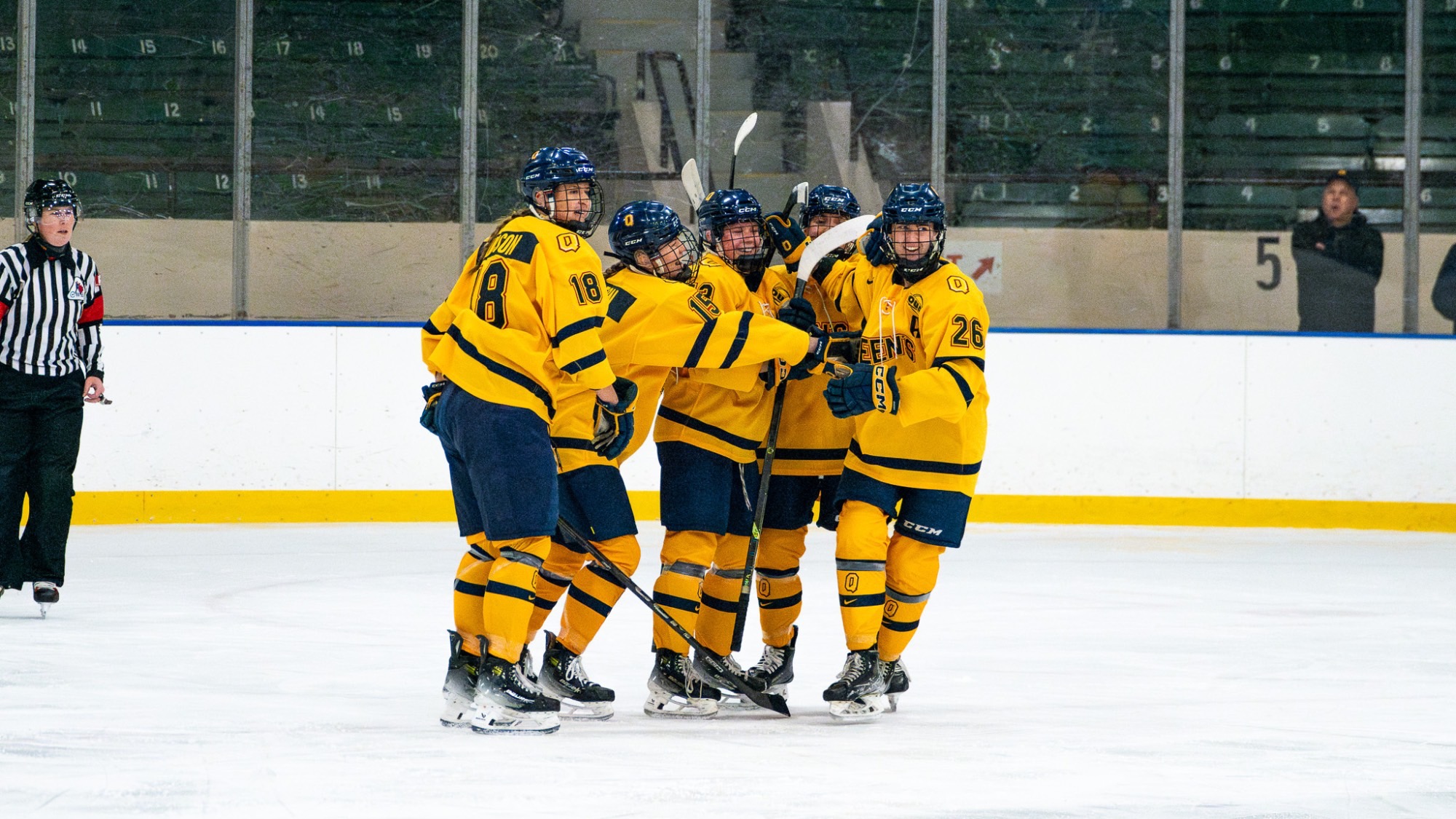 Queen's Women's Hockey 