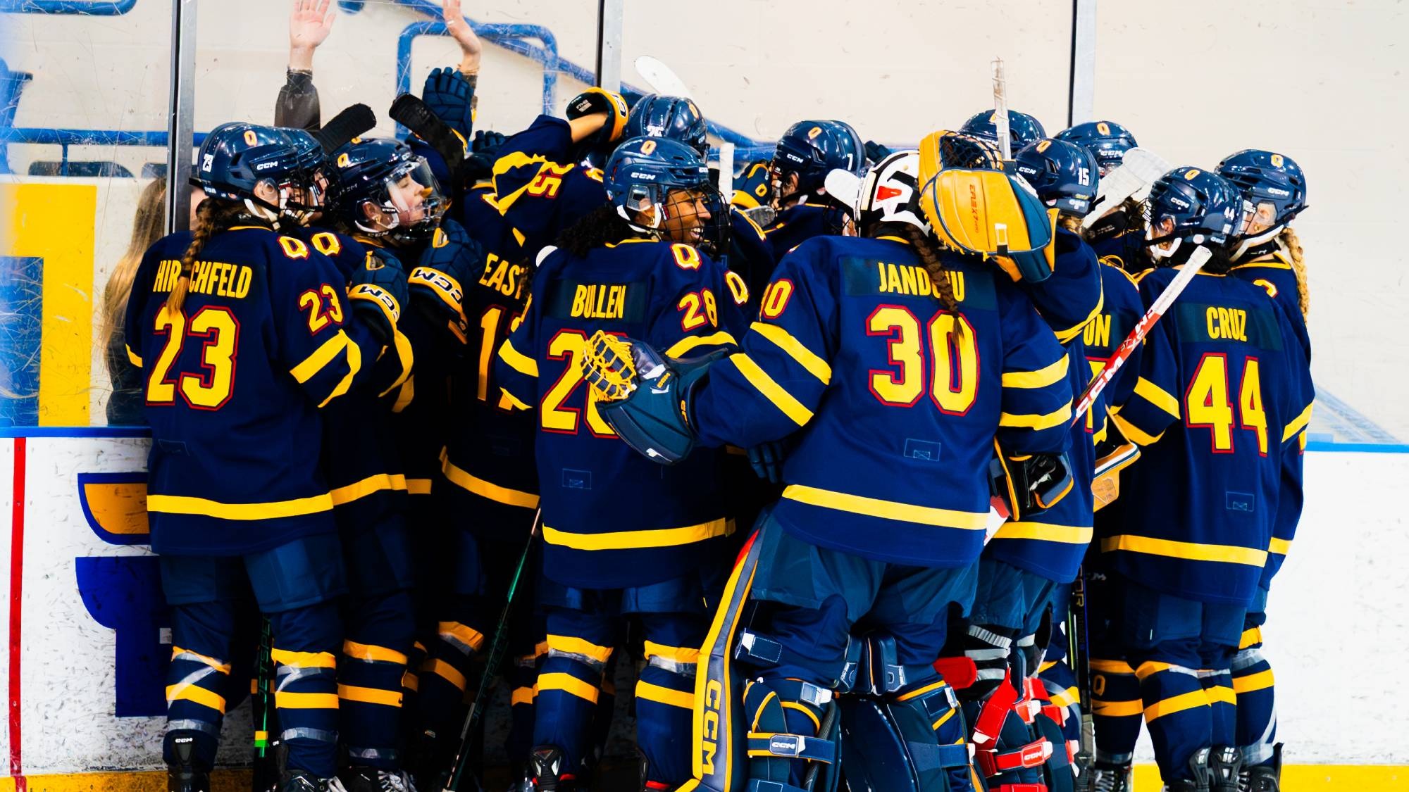 Queen's Women's Hockey celebrate