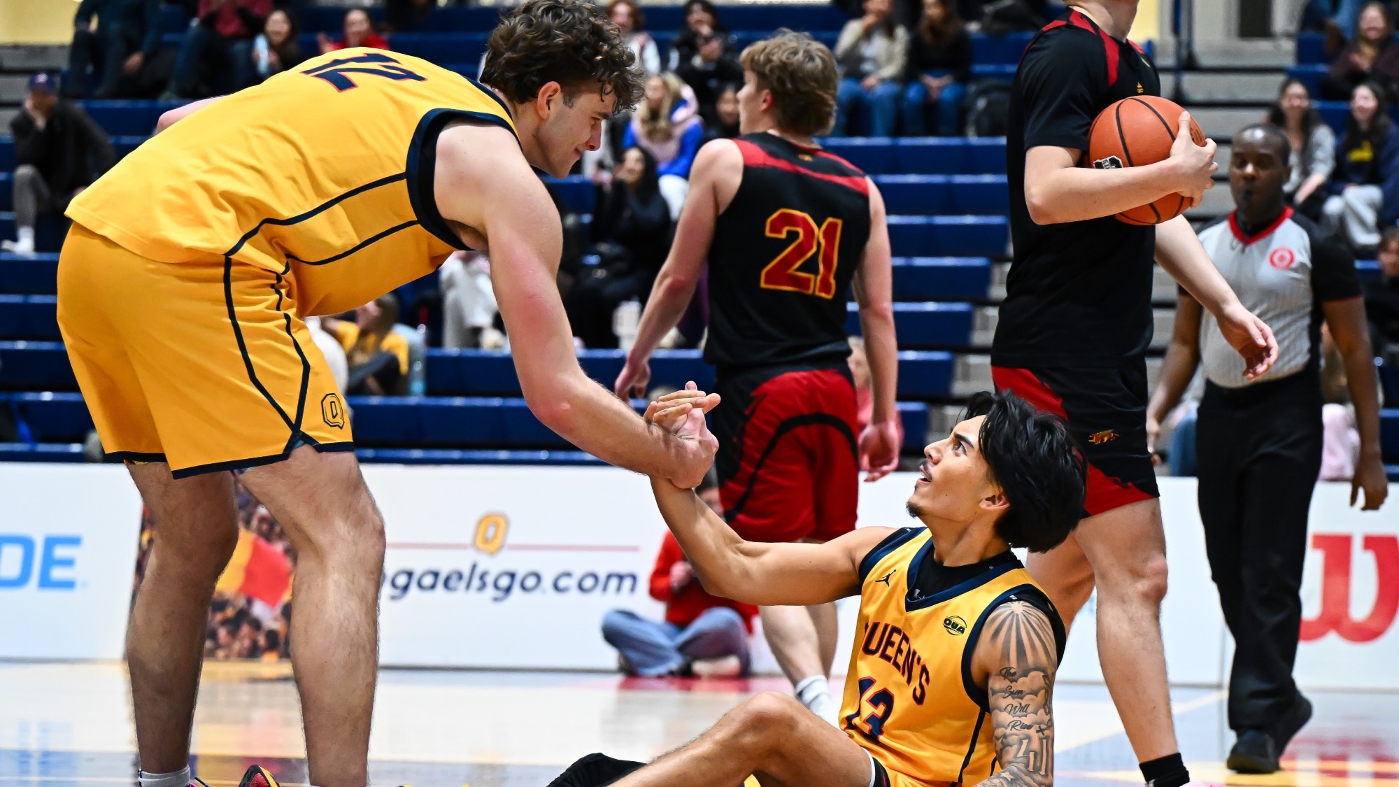 Queen's Men's Basketball