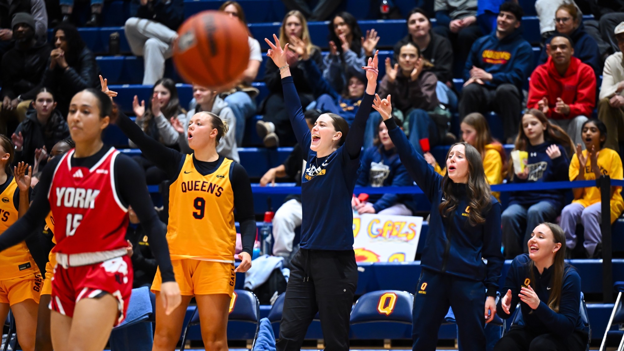 Queen's Women's Basketball 