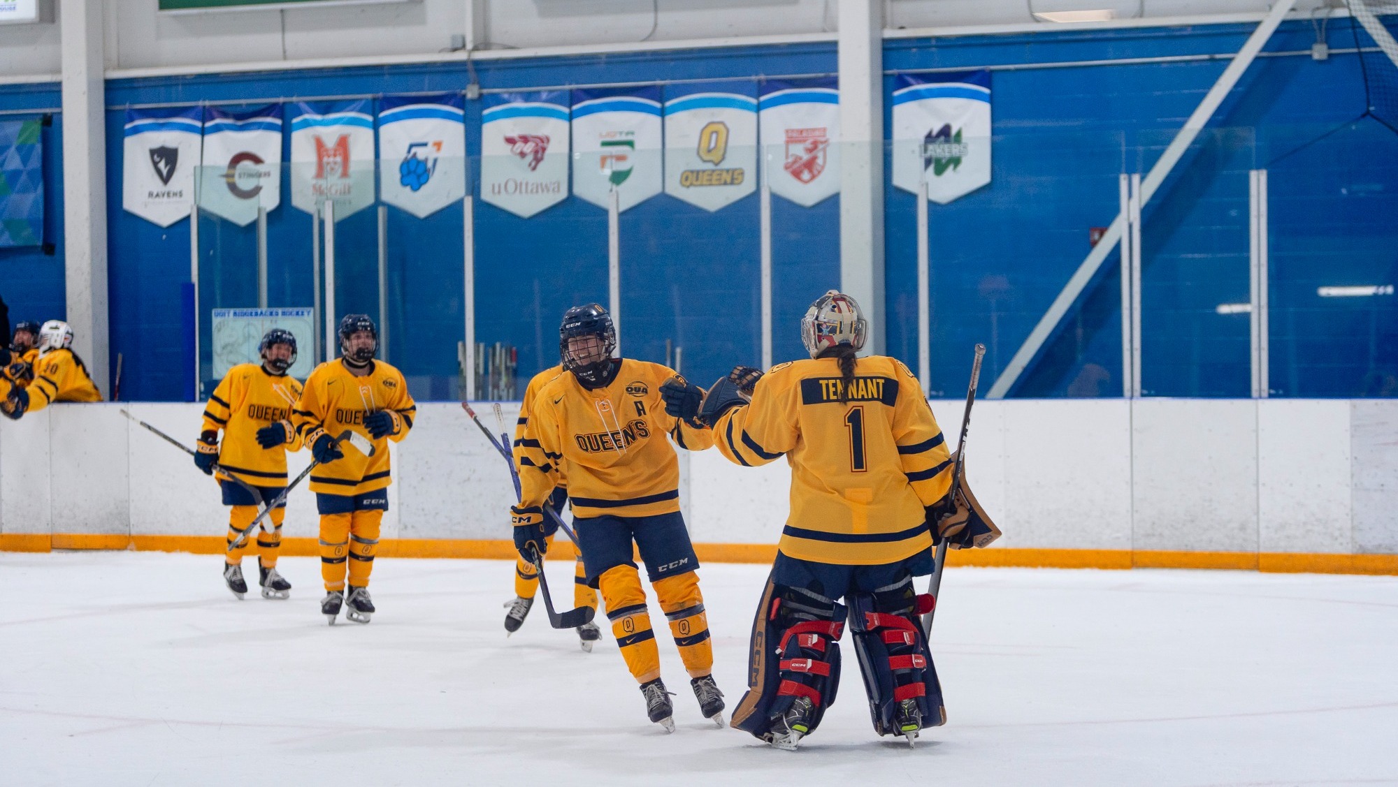 Queen's Women's Hockey celebrate