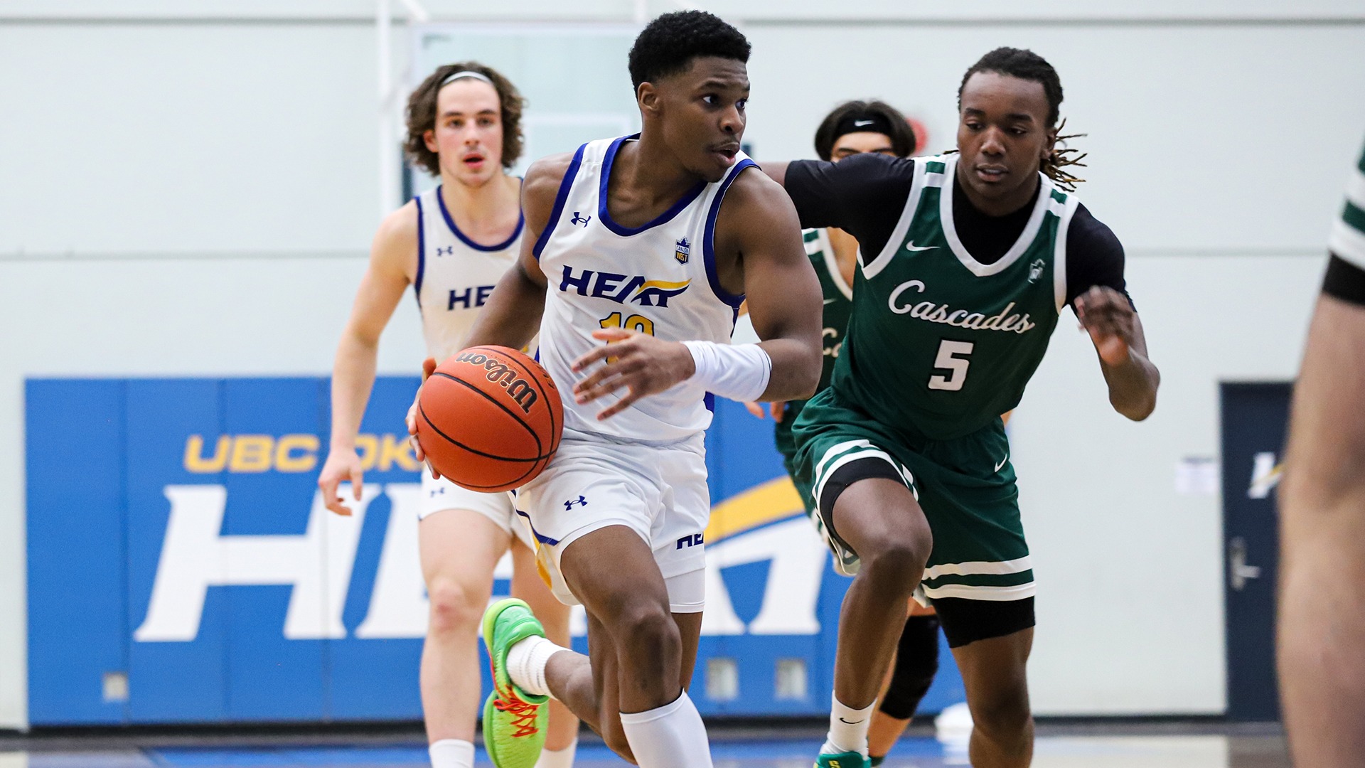 UBCO guard Jalen Shirley drives past his defender during action against the UFV Cascades at the UBCO Gymnasium.