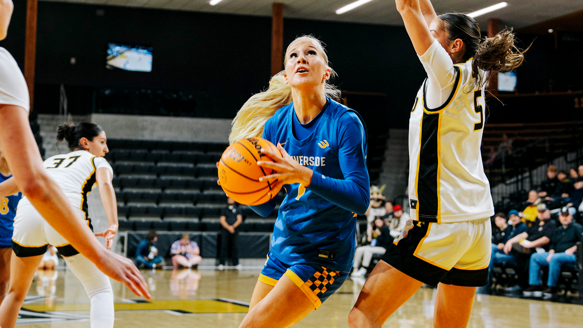 Hannah Wickstrom drives the lane at Idaho