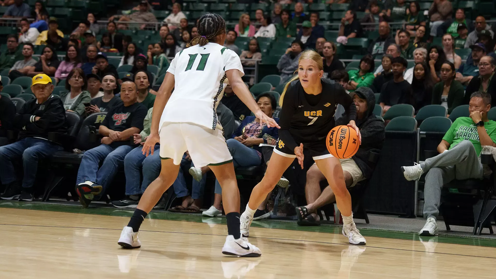 Hannah Wickstrom drops 36 at Hawai'i