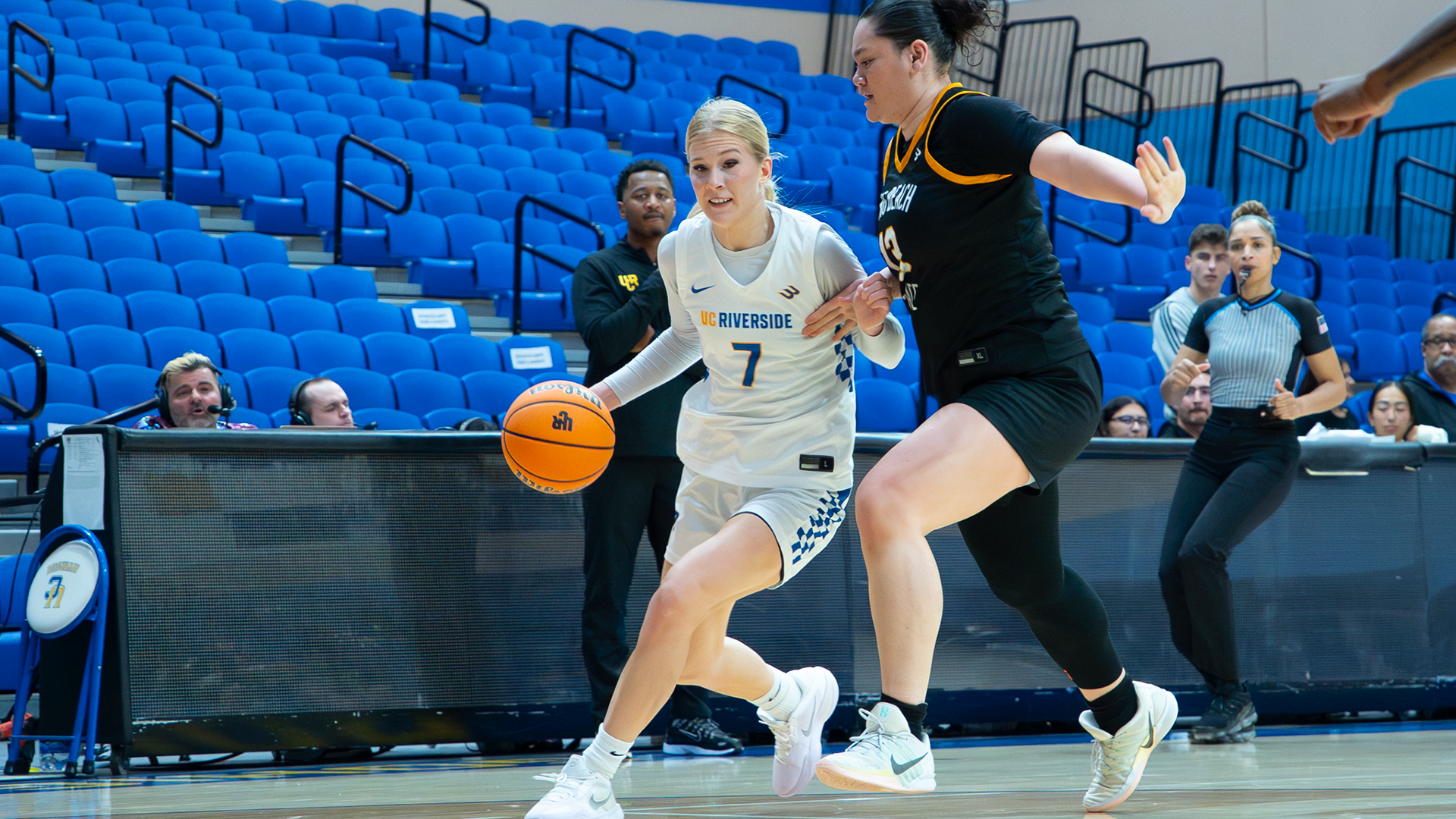 Hannah Wickstrom drives against Long Beach State