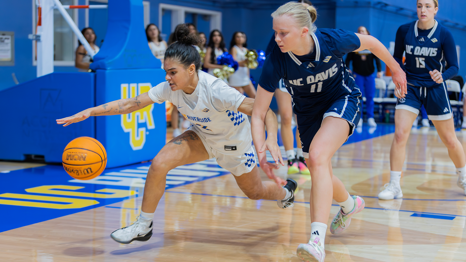 Seneca Hackley battles for basketball vs UC Davis