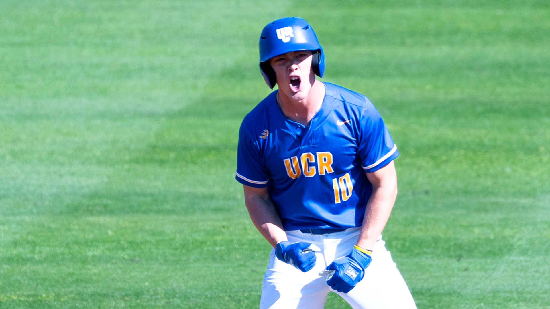 Lucas Bonham doubles against Utah Tech Game 1