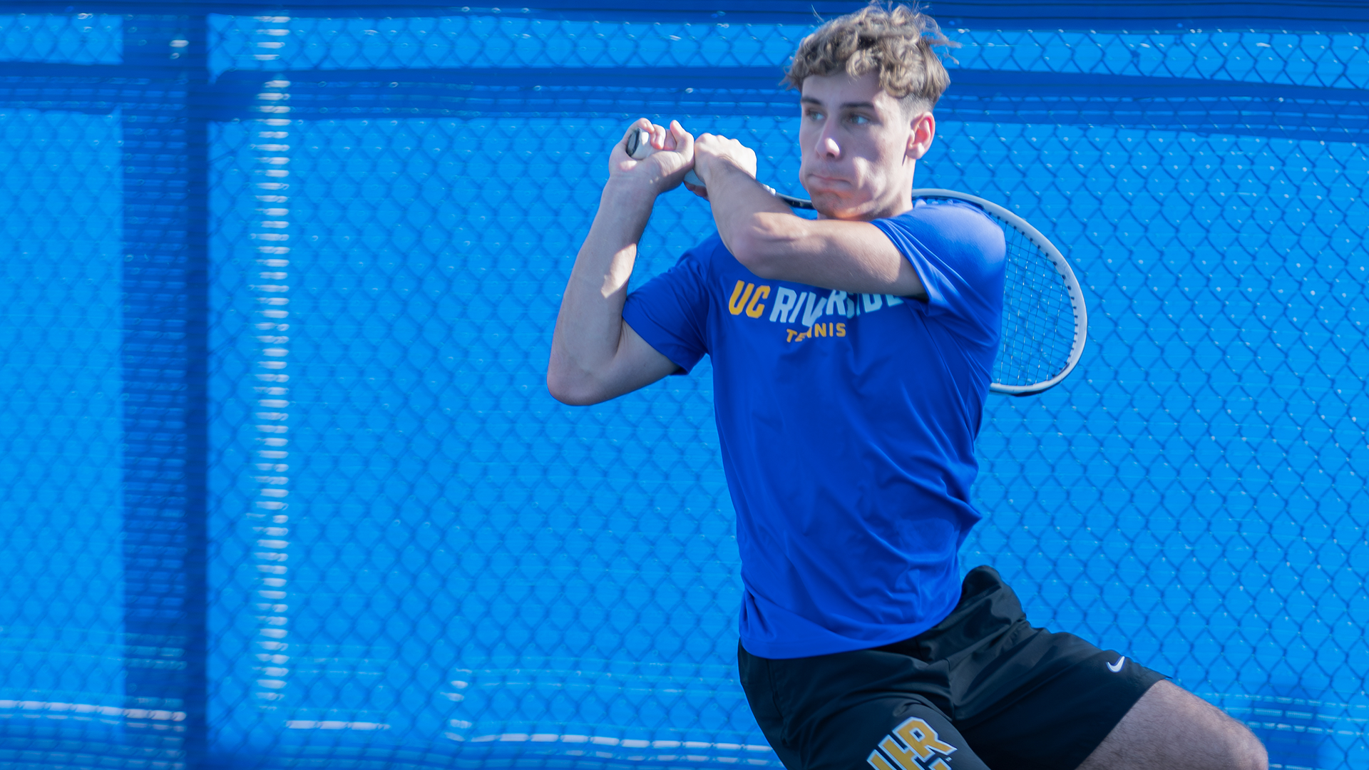 Noris Nedelcovici with the back hand