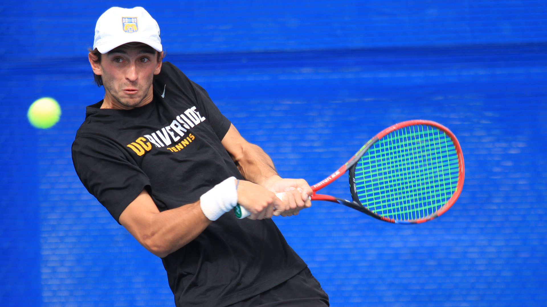 Lucas Ibarrondo Suarez with a back hand