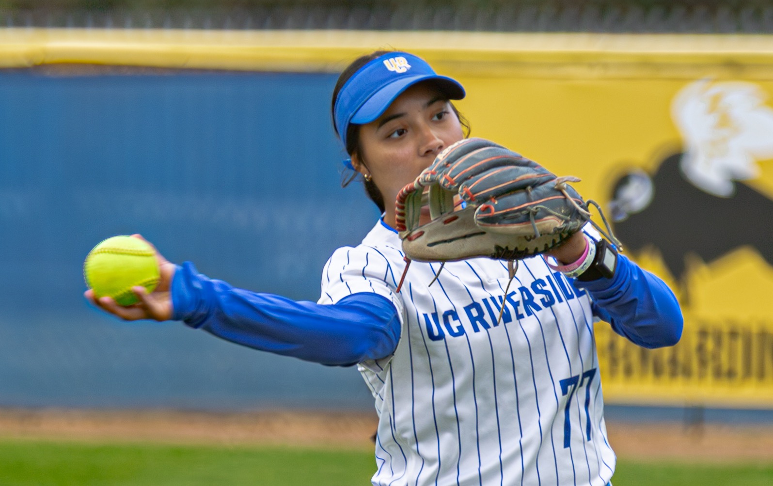 Arianna Saldivar vs Team Japan