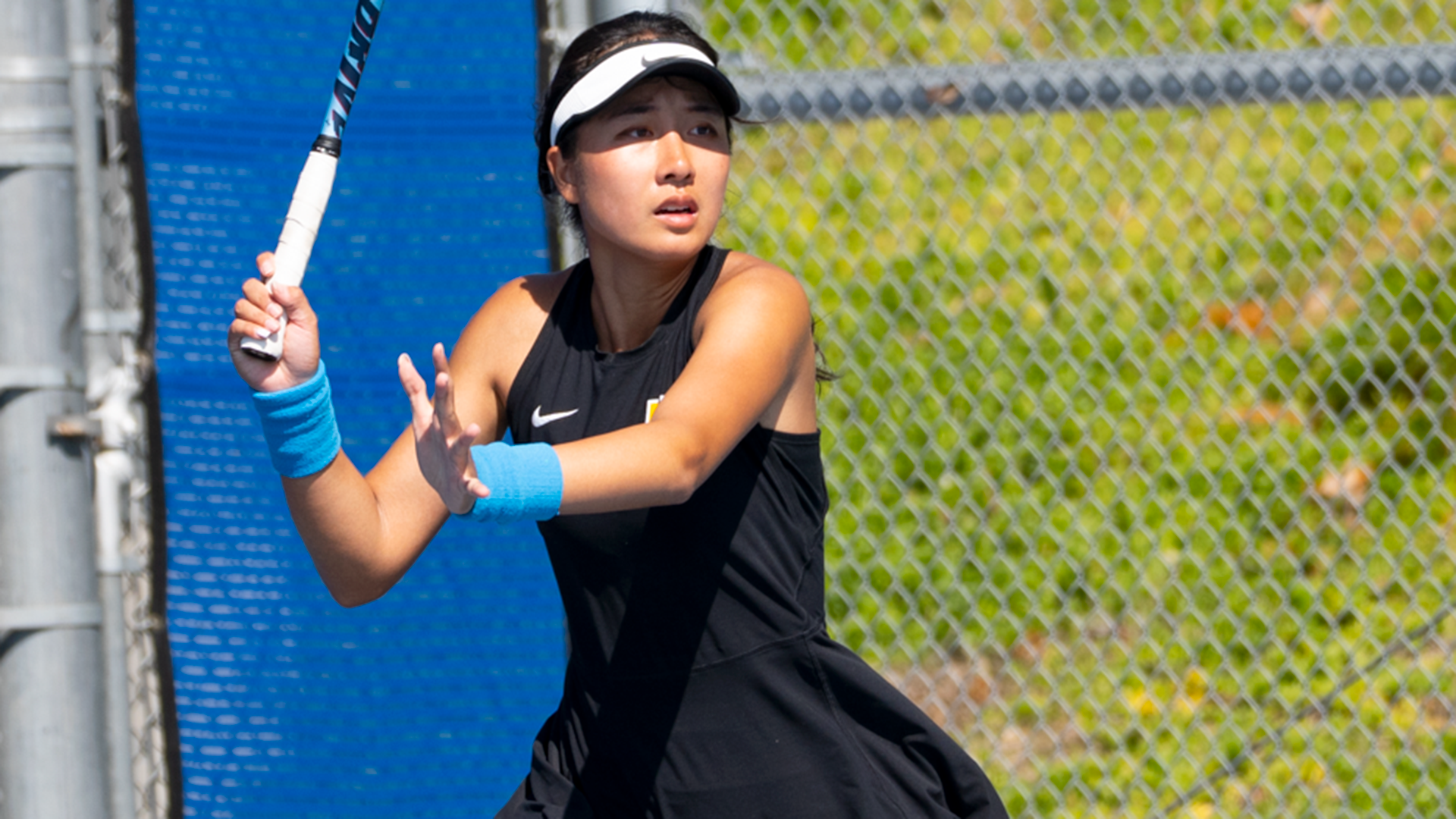 Camile Li on the baseline