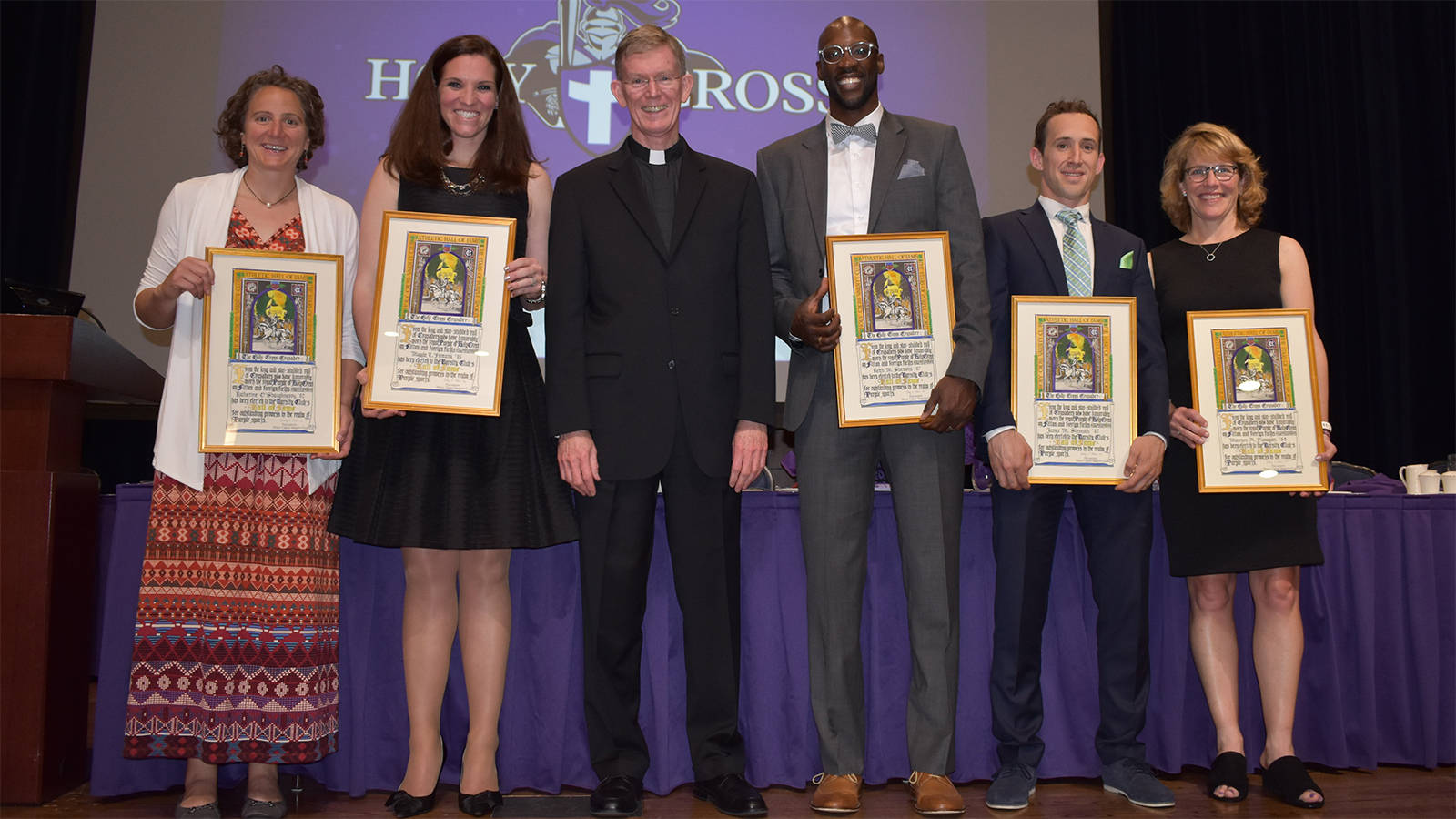 Holy Cross Varsity Club Holds Annual Banquet