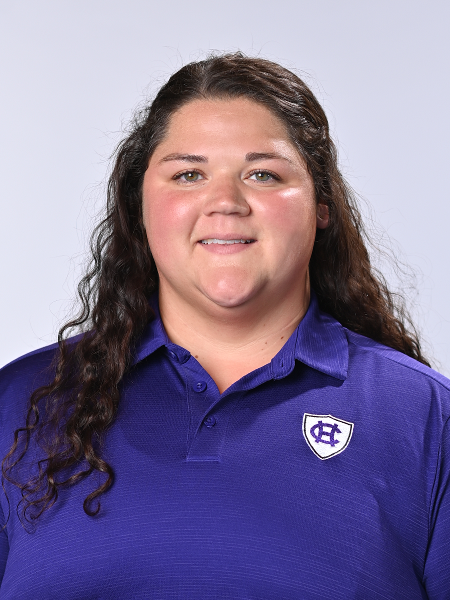 Christine Akcer Headshot