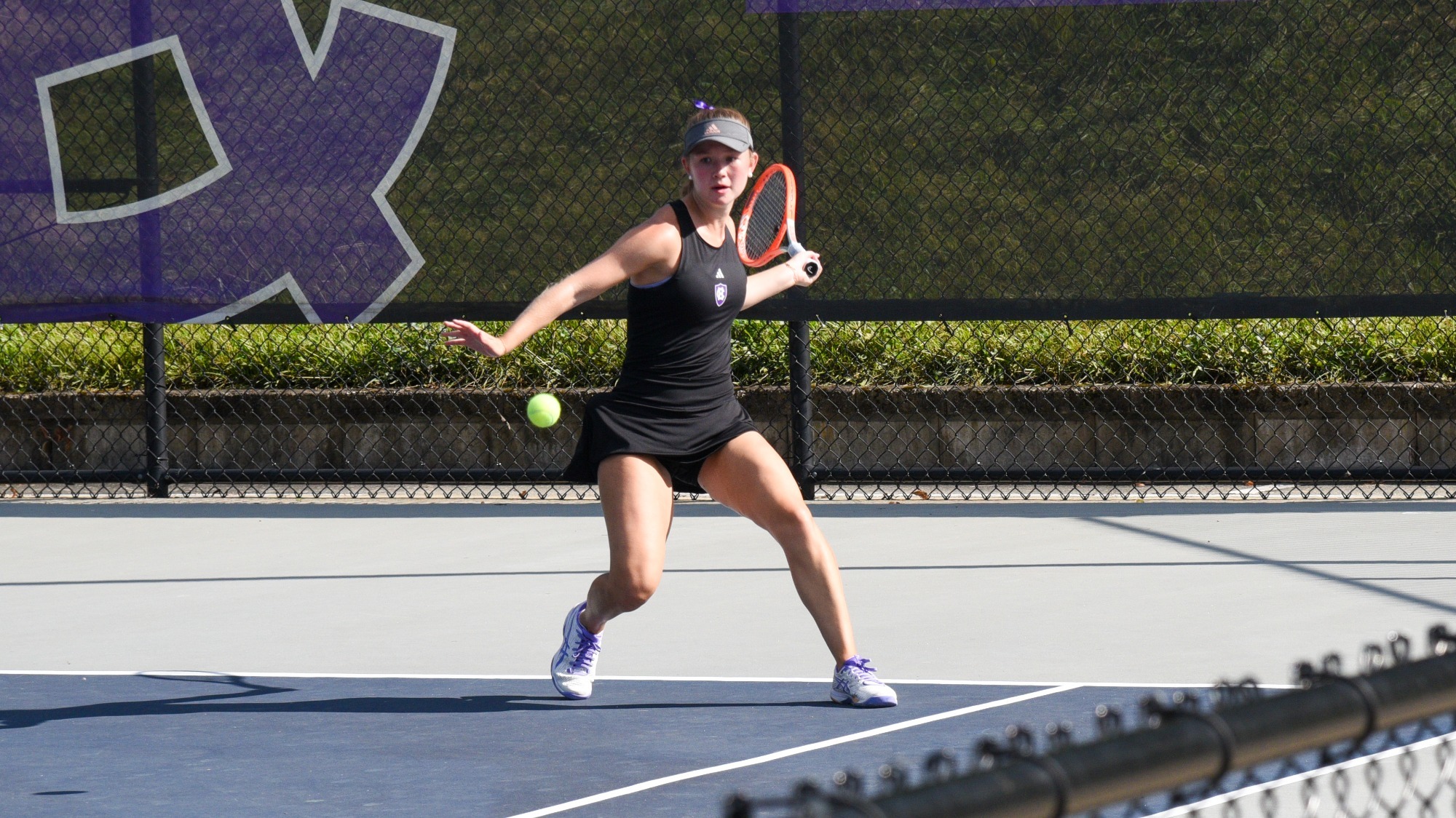 Freshman Phoebe Devine of the women’s tennis team made program history at the 2025 ITA New England Regional, becoming the first student-athlete to win a main draw match. Devine also picked up a win at the Patriot League ITA Masters Qualifier. 
