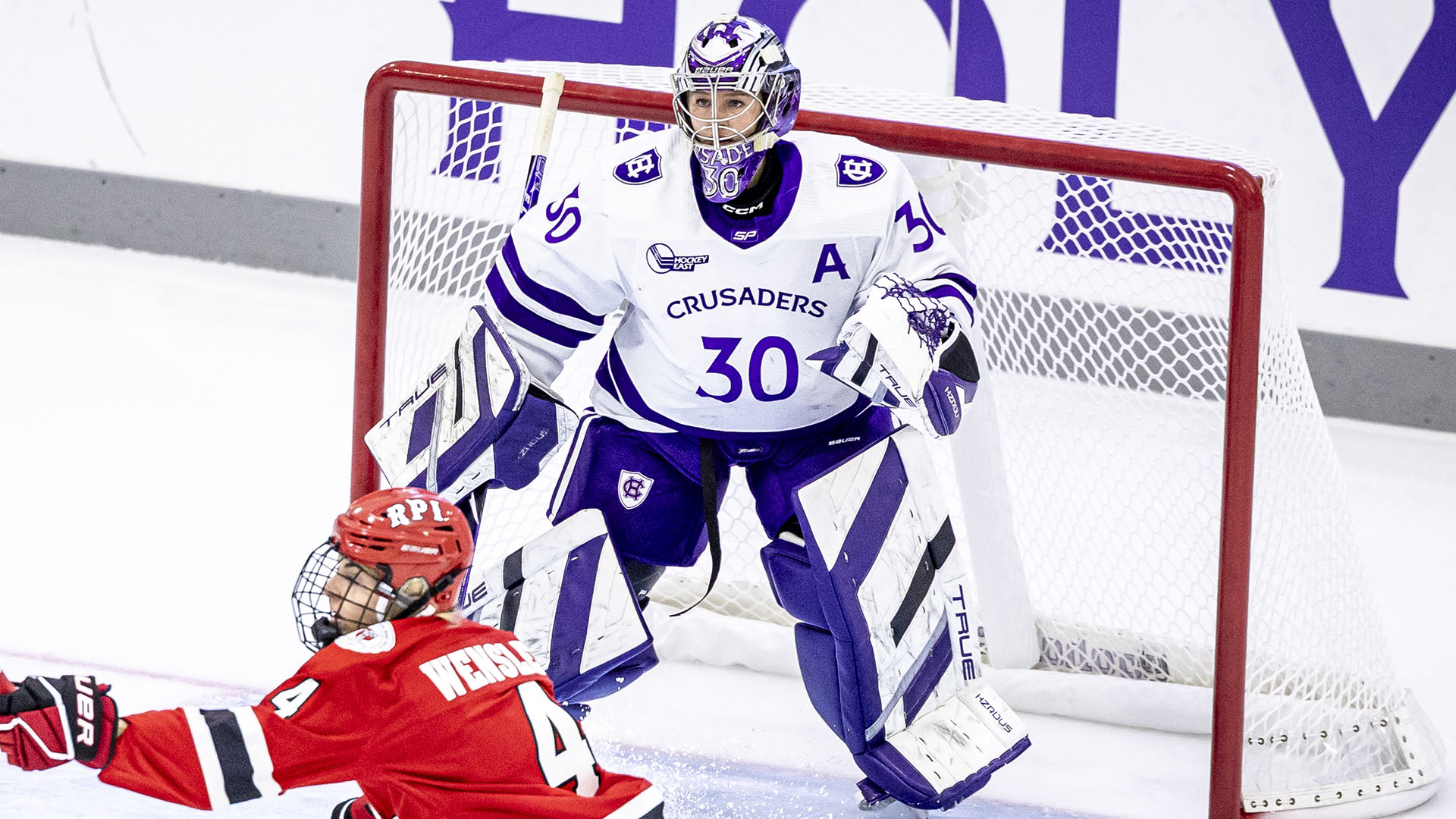 Brooke Loranger in net against RPI.