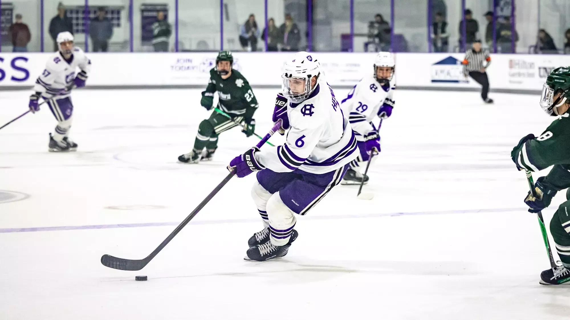 Men's ice hockey closed out the first half of the 2025-26 season with a 4-1 win over Mercyhurst.