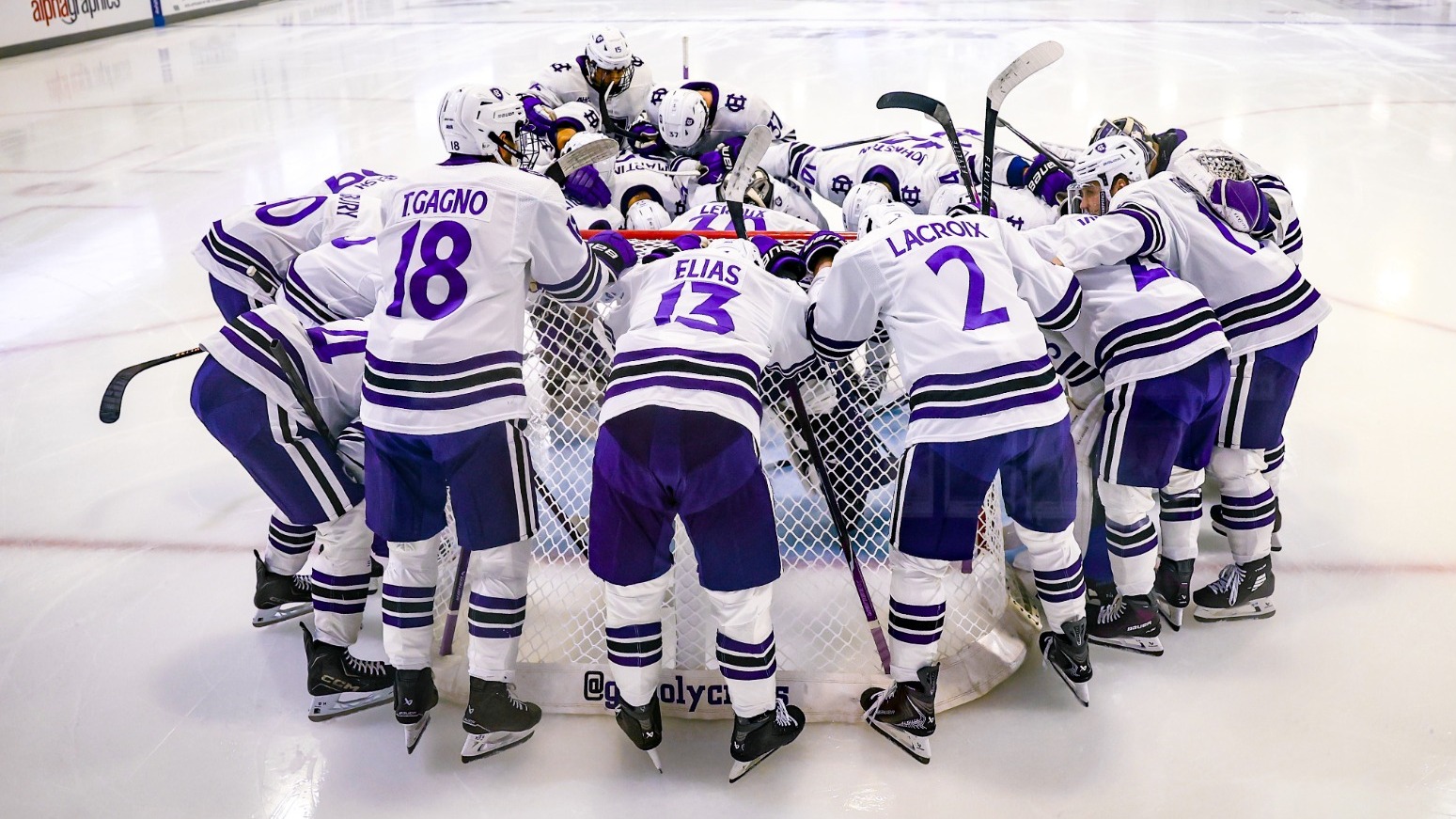 Men's ice hockey huddles before their matchup with Army