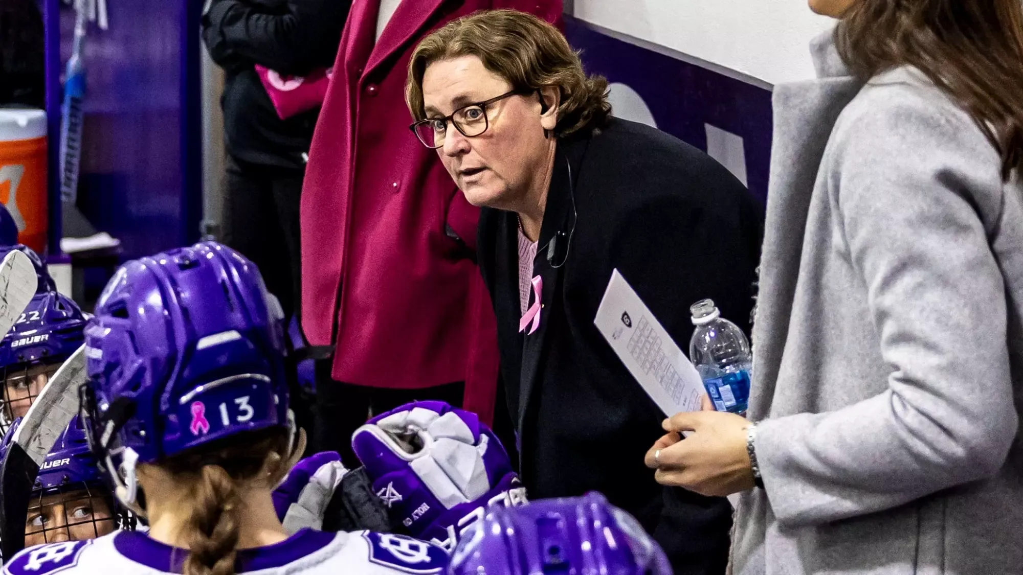 Katie Lachapelle talking to the team on the bench