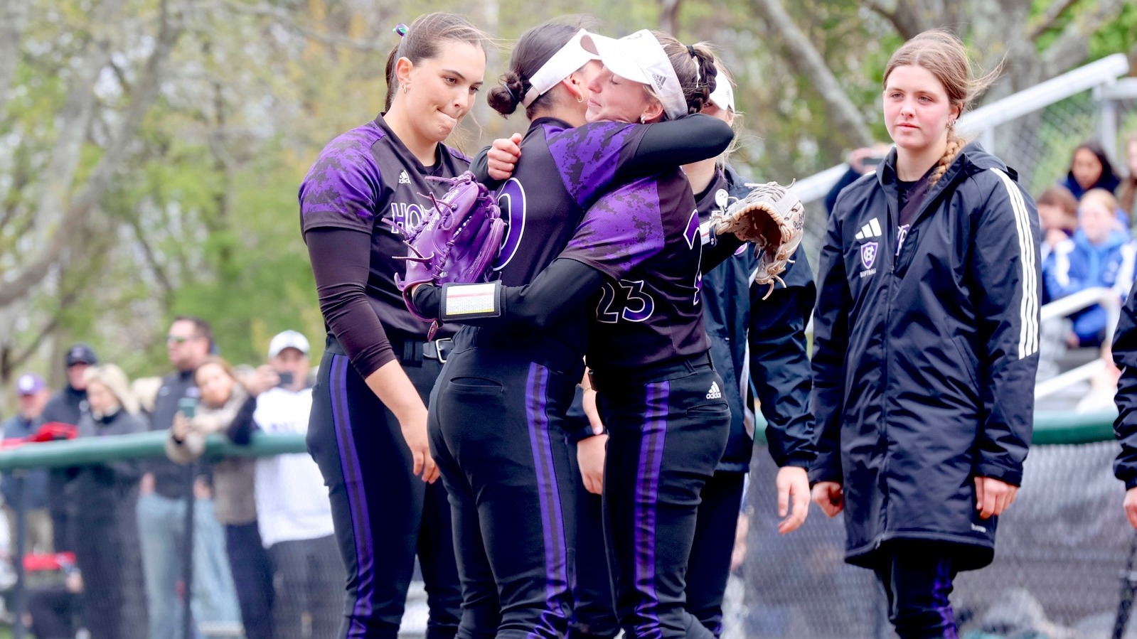 Higgins, Kane Hug