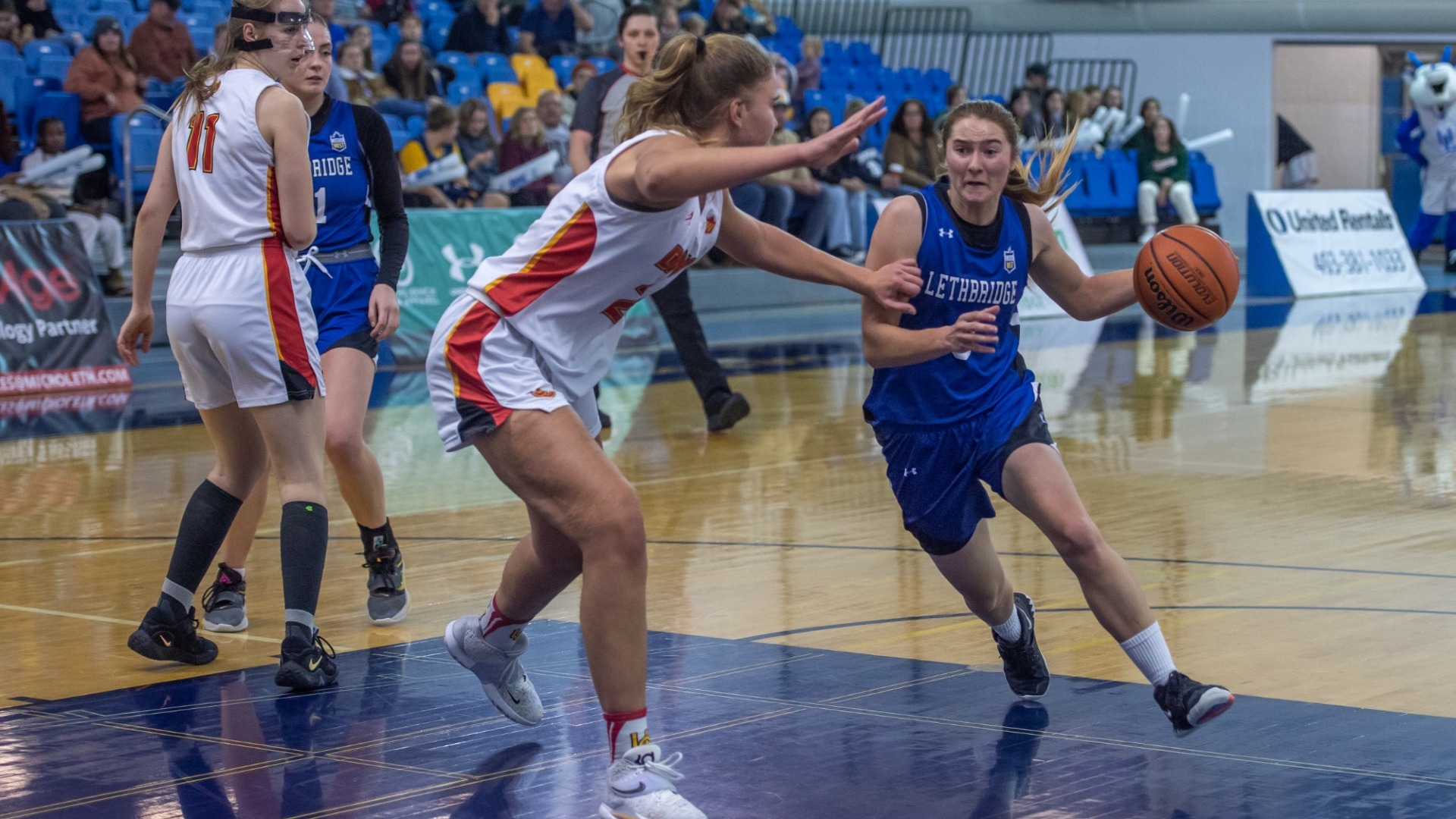 Dinos dig deep to take weekend series vs. Horns University of