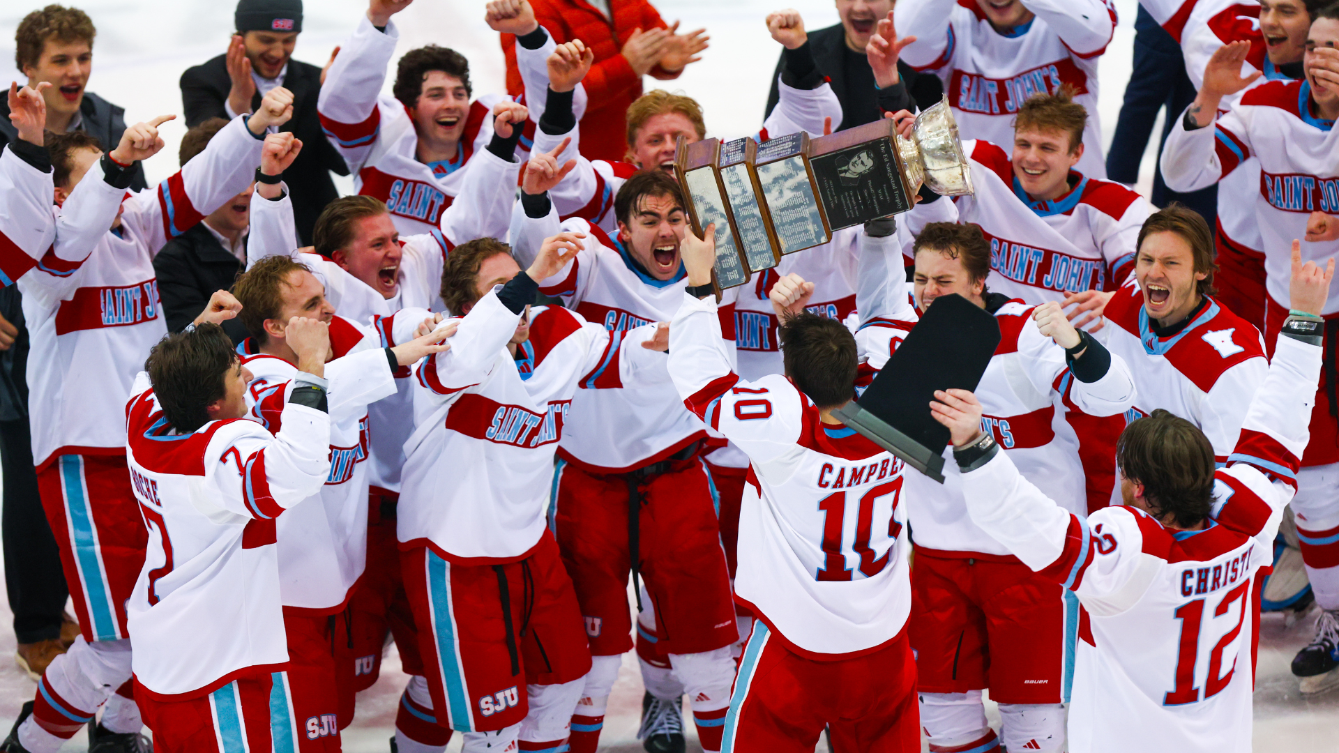 Hockey_Trophy_Celly_JM