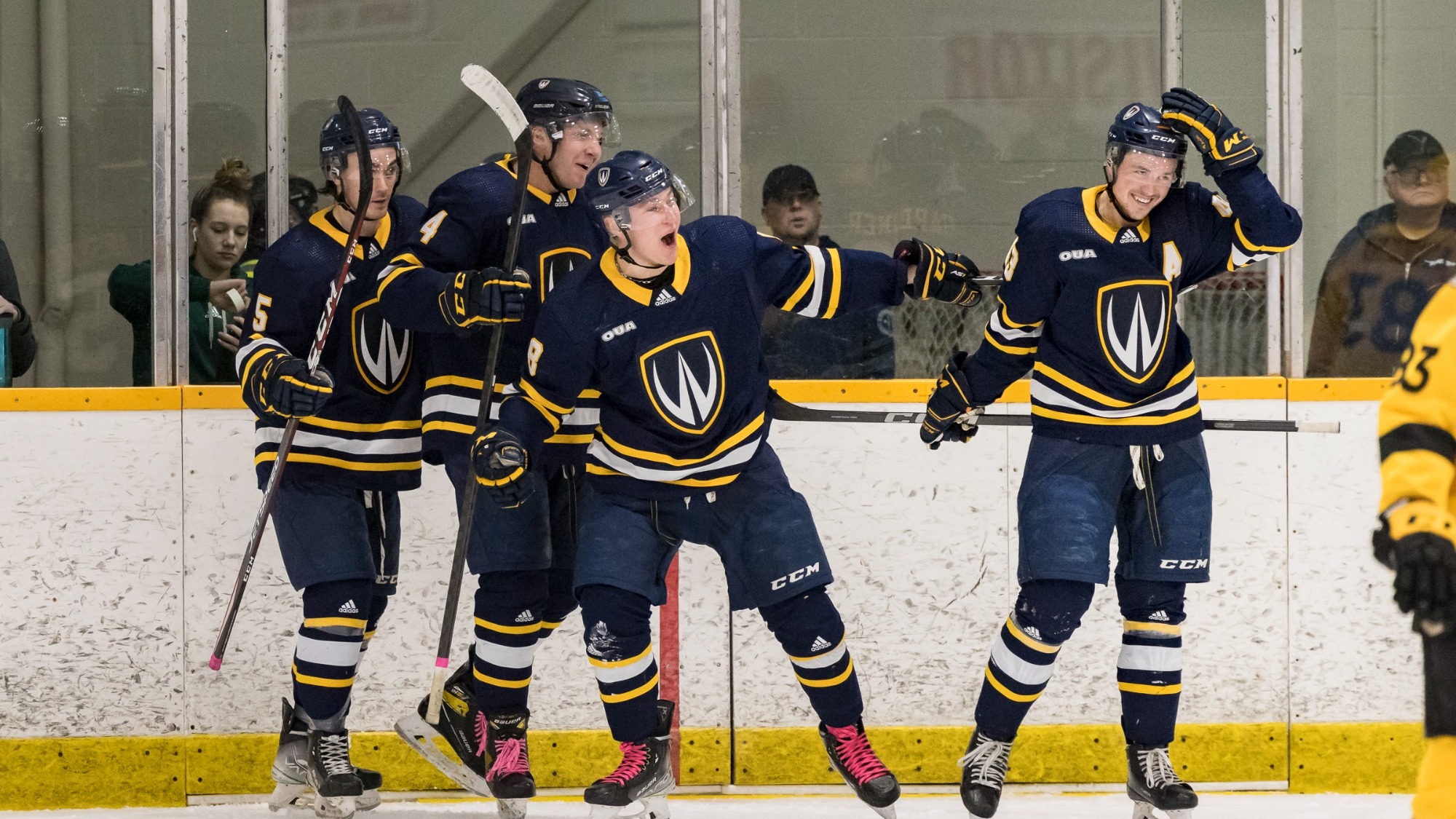 nic-pavia-men-s-hockey-windsor-lancers