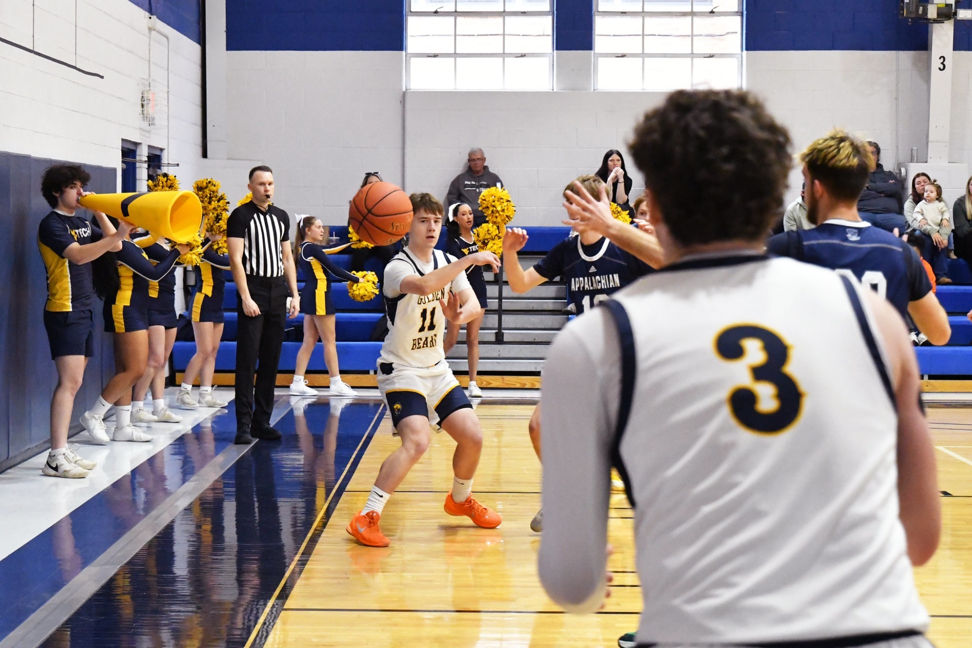 Trayten Woods pass to Liam Craven 2025