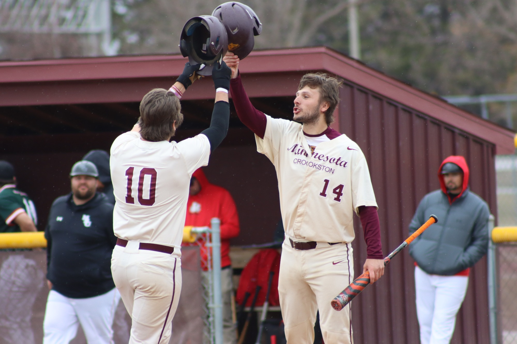 Golden Eagles Pick up Road Split with Bulldogs University of