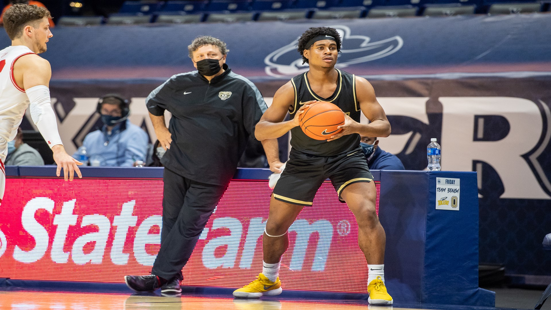 Zion Young Men's Basketball Oakland University Athletics