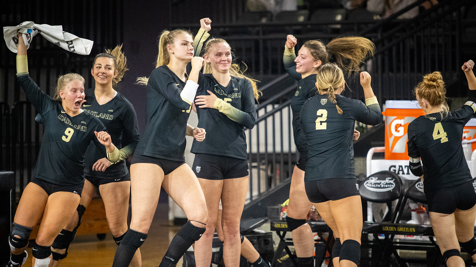 Volleyball Reveals 2023 Recruiting Class with Nine New Golden Grizzlies