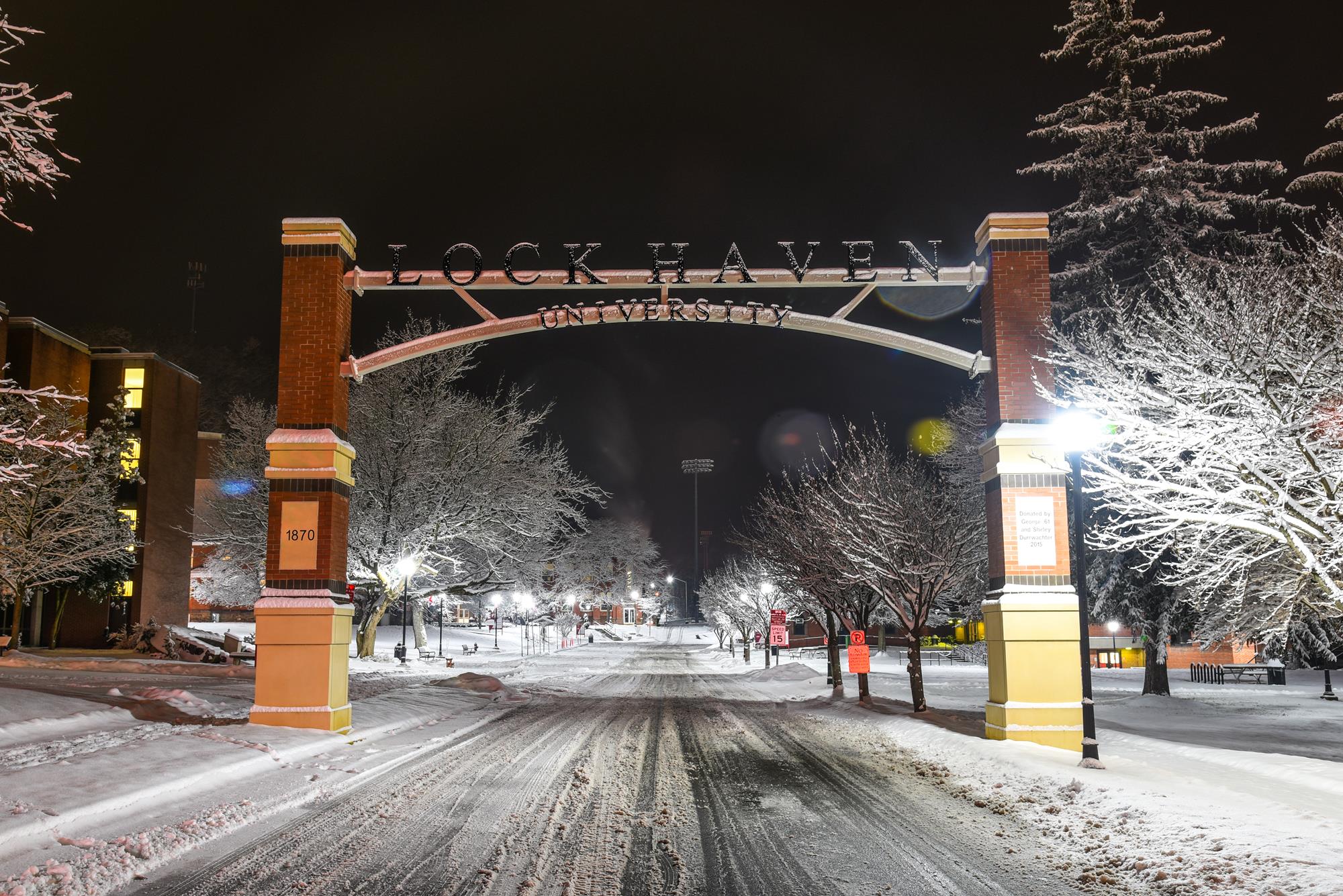 Winter Snow Campus Show 